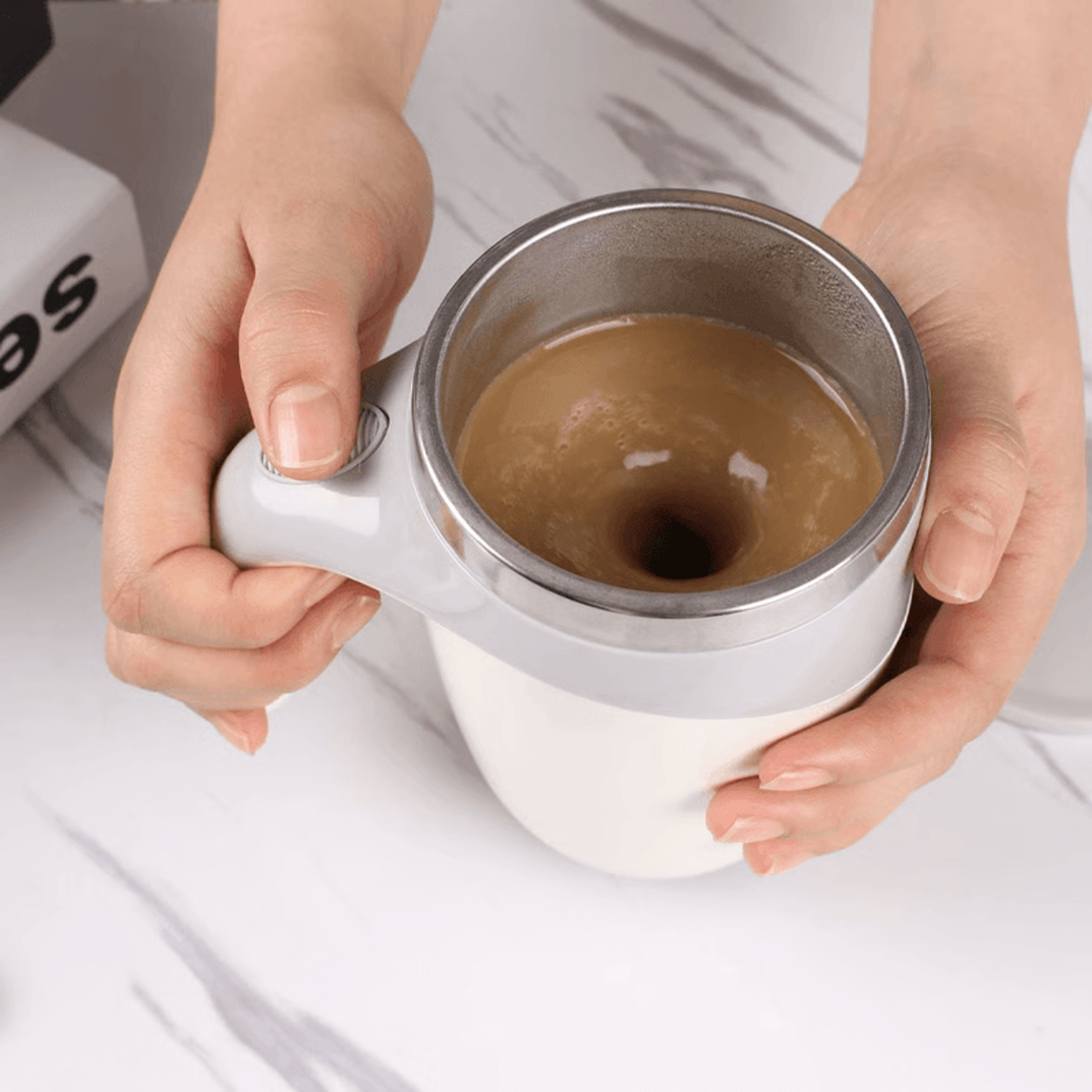 rechargeable drink mixing mug