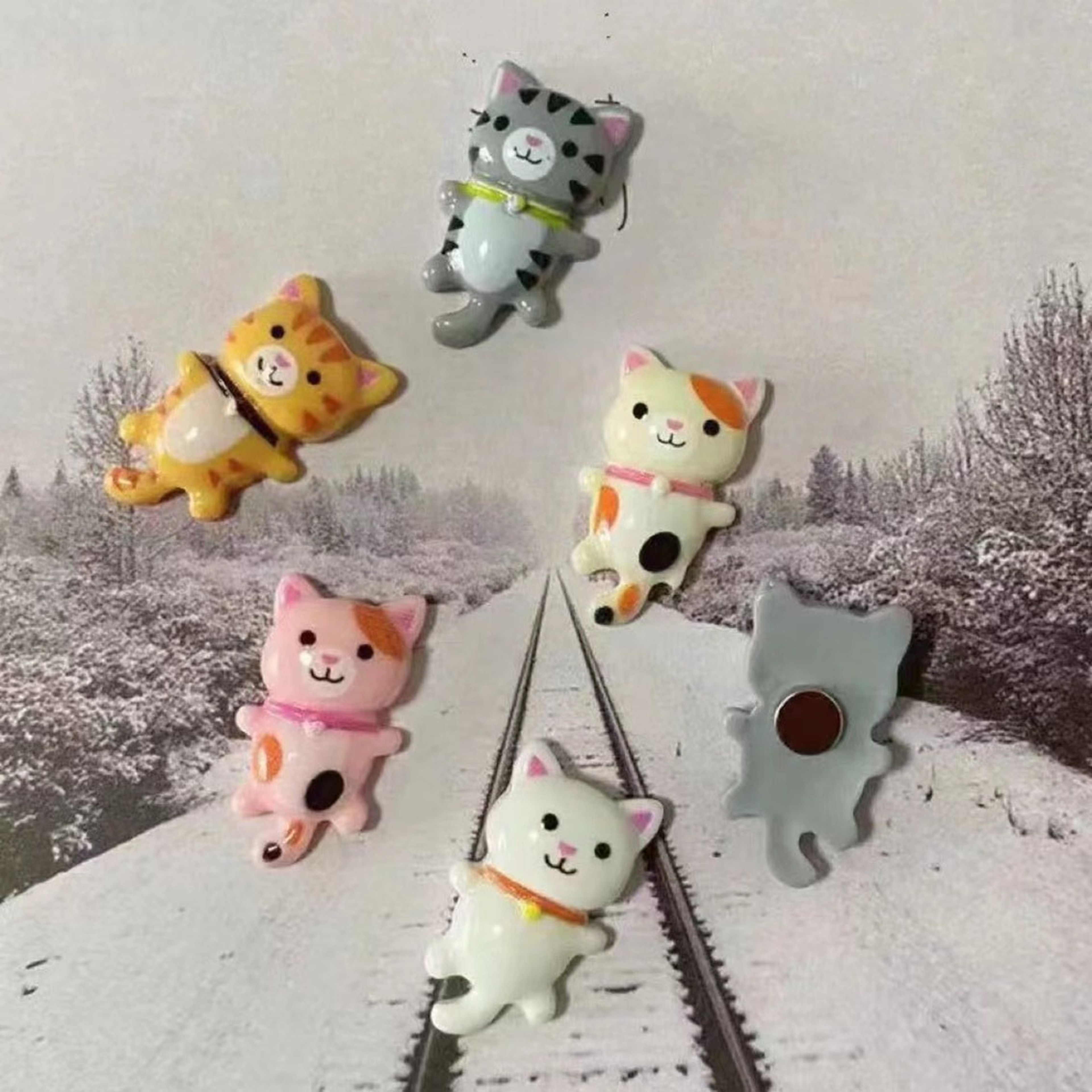 Cute Cartoon Kitten Refrigerator Magnet - Home and Office Decoration Magnet – view 4