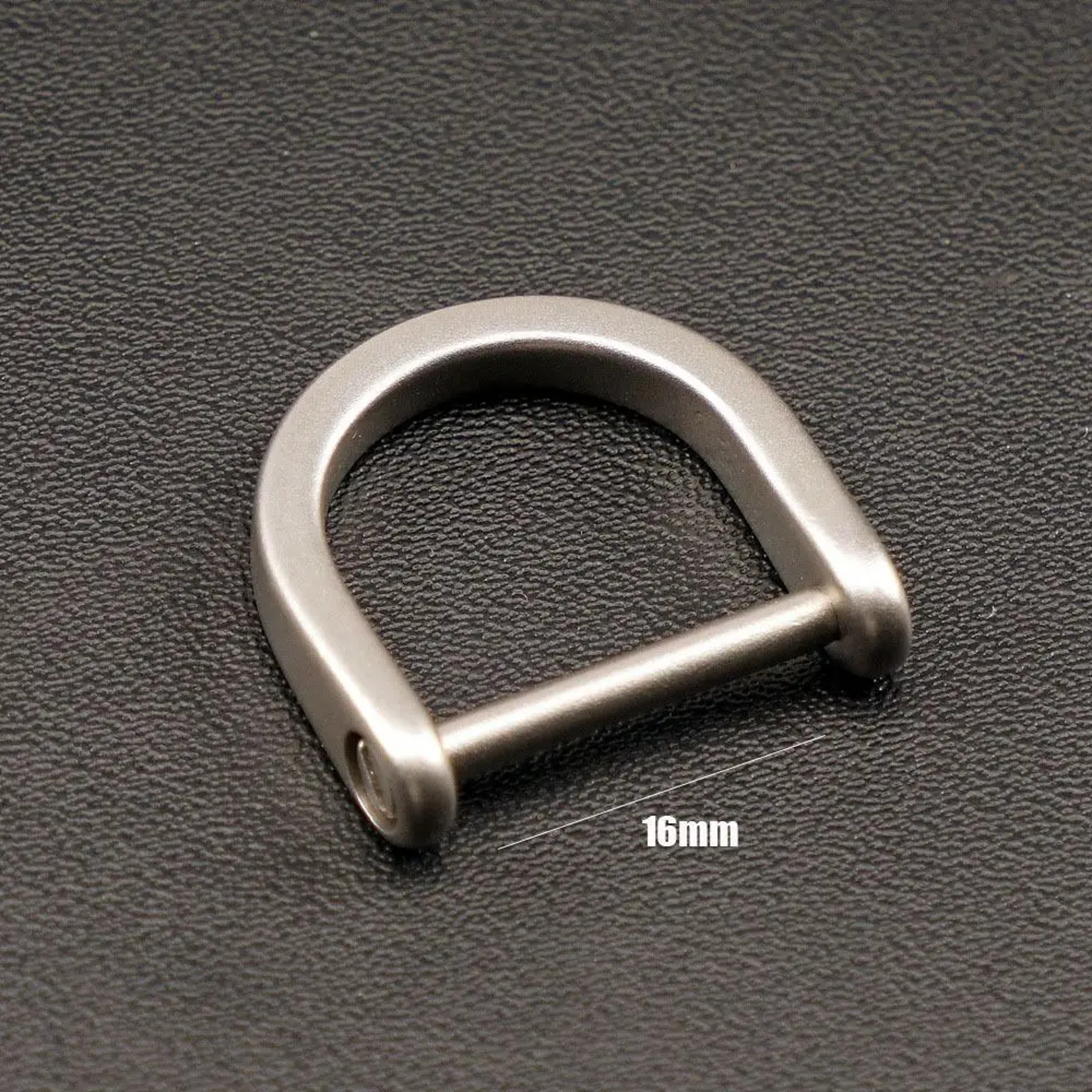 Titanium Alloy Horseshoe Buckle Carabiner, Key Ring Hook, Outdoor Tool, Shackle D Bow Keychain Bracelet Buckle – view 10