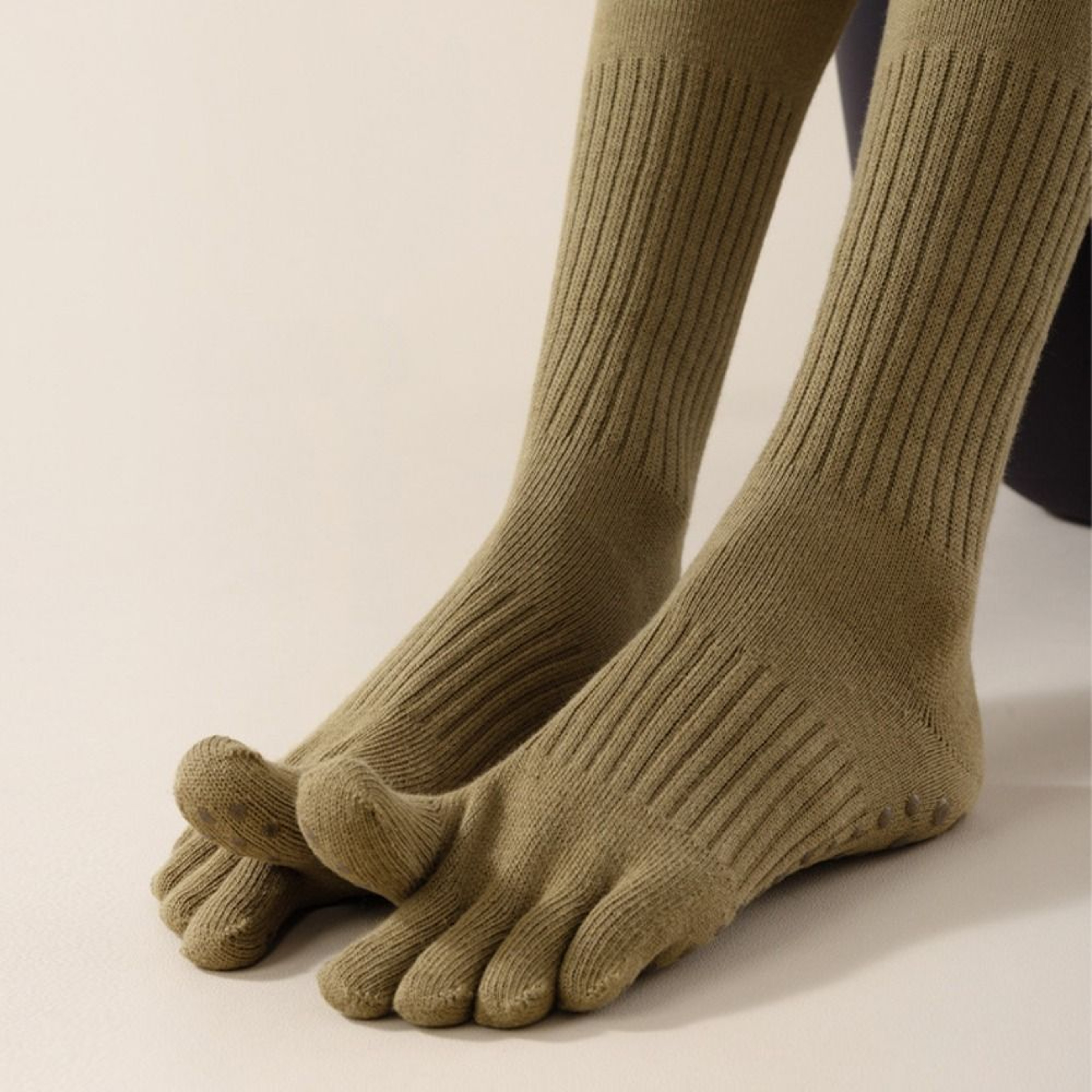 Breathable Elastic Non-Slip Compression Socks, Prevent Varicose Veins, Odorproof Athletic Soccer Stockings – view 4