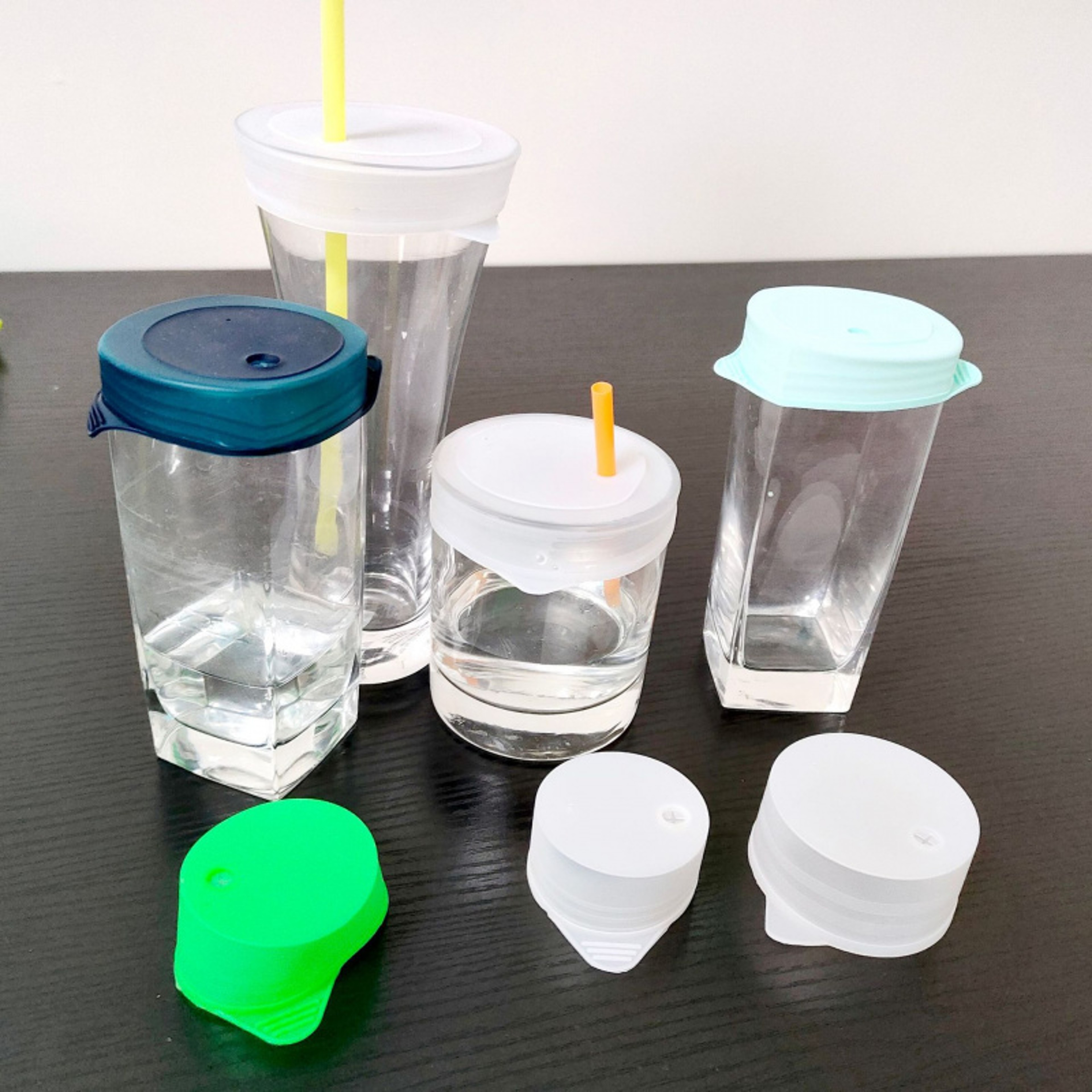 Portable Round Silicone Cup Lid with Straw Hole, High Tension, Food Contact Grade – view 4