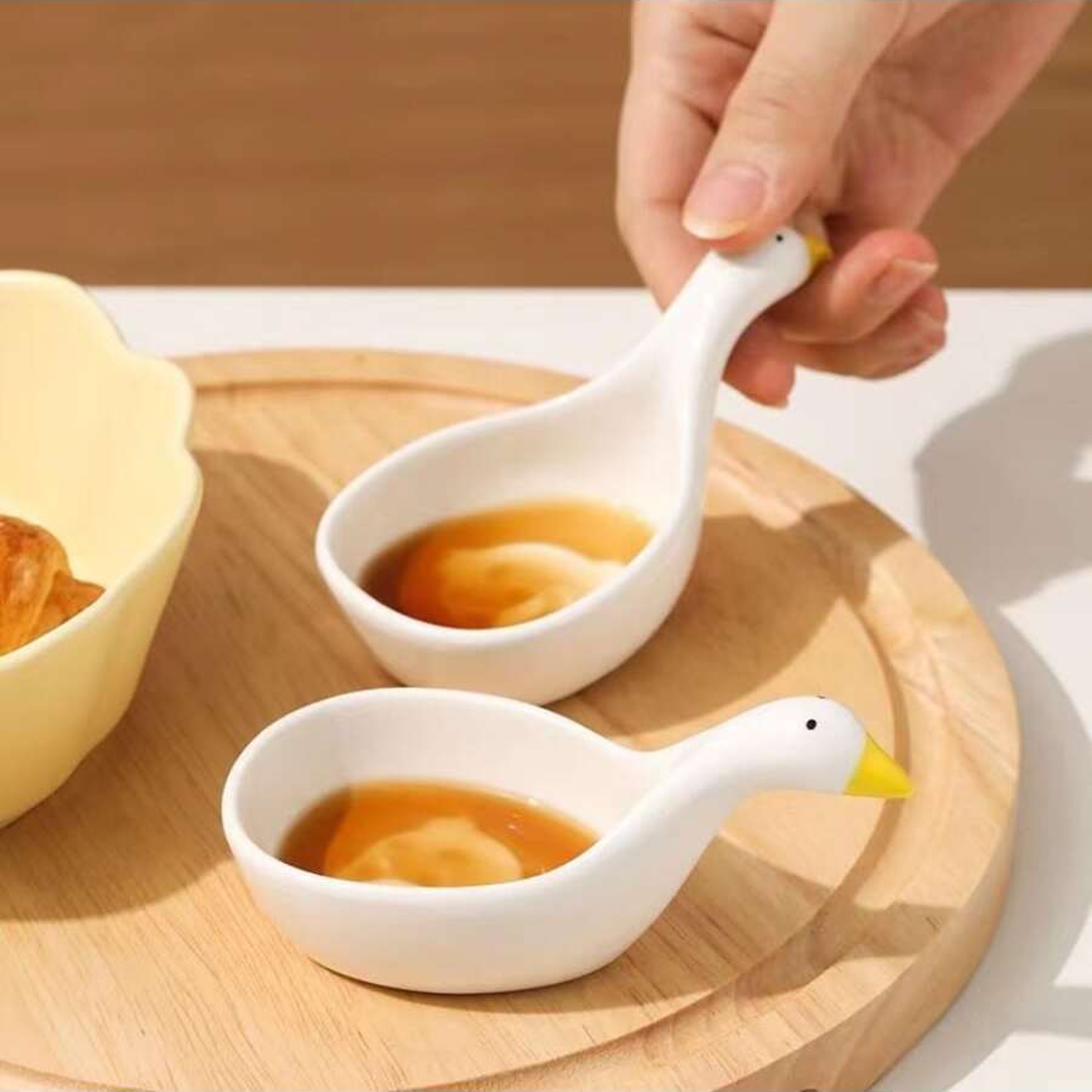 Kitchen Sauce Plate, Swan Shaped Seasoning Plate for Hot Pot, Salad – view 1