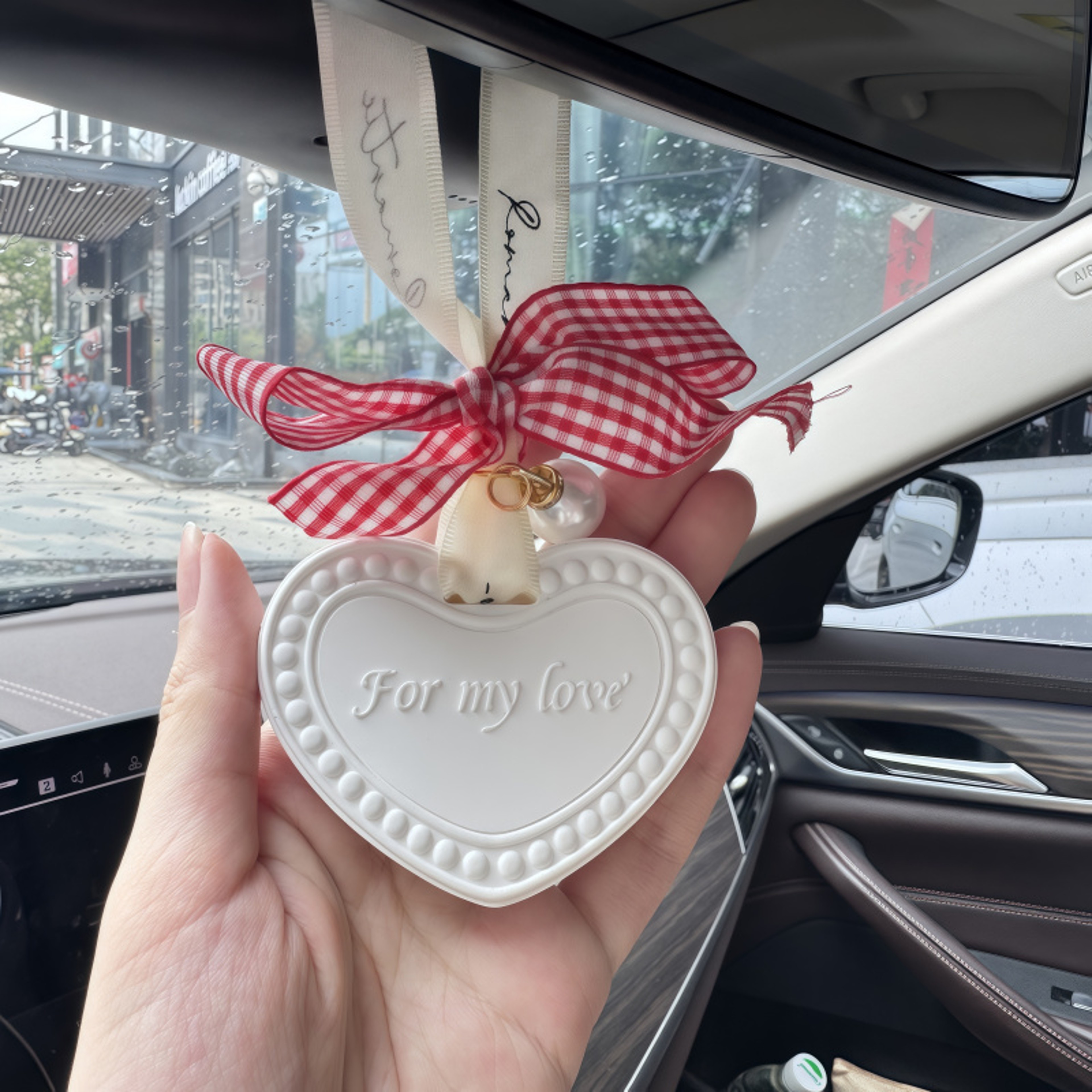 Love Heart Car Air Freshener, Valentine's Day Aromatherapy Pendant, Hanging Decoration for Bathroom – view 4