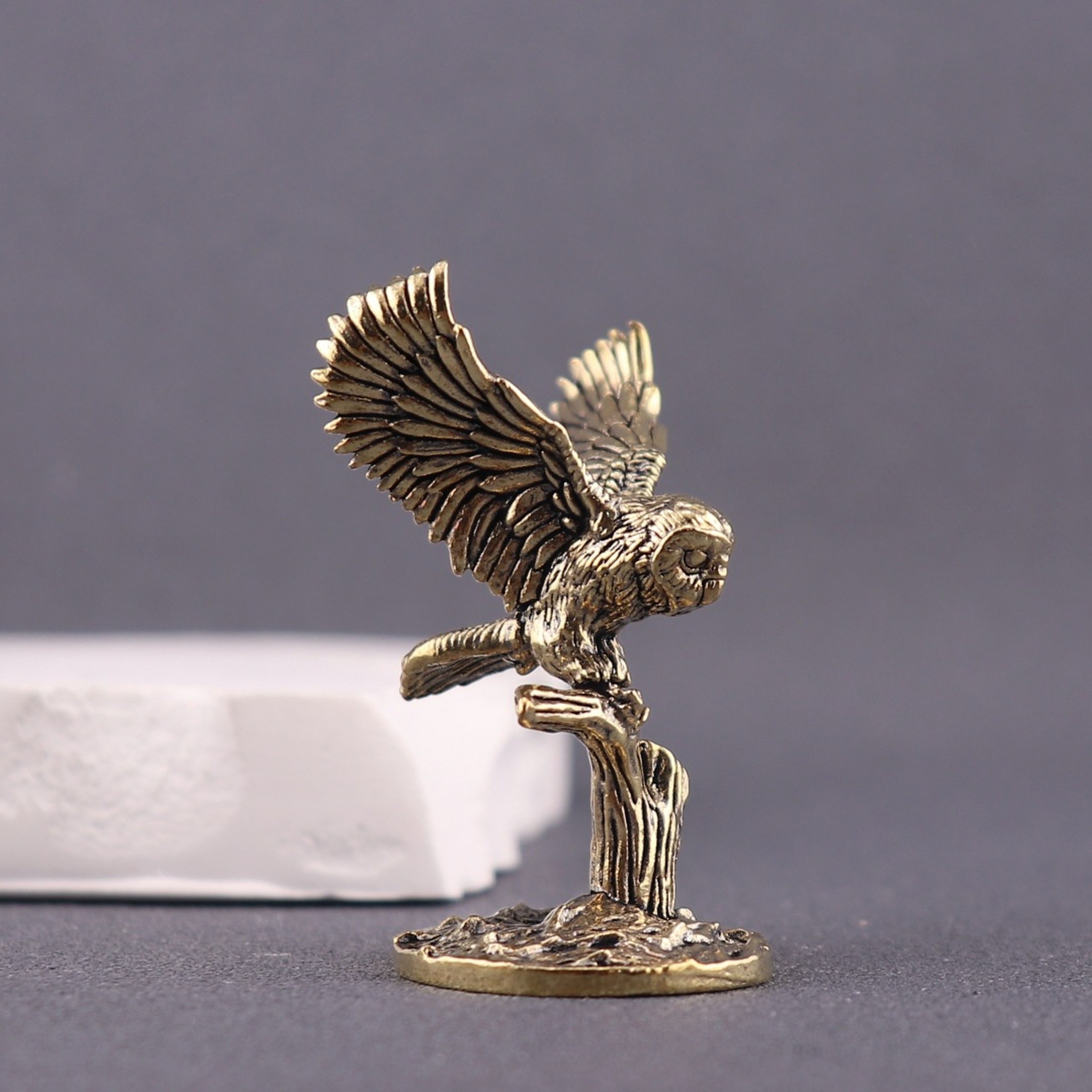 Anti-Oxidation Brass Owl Sculpture with Stable Base, Easy-Clean Decorative Gift – view 3