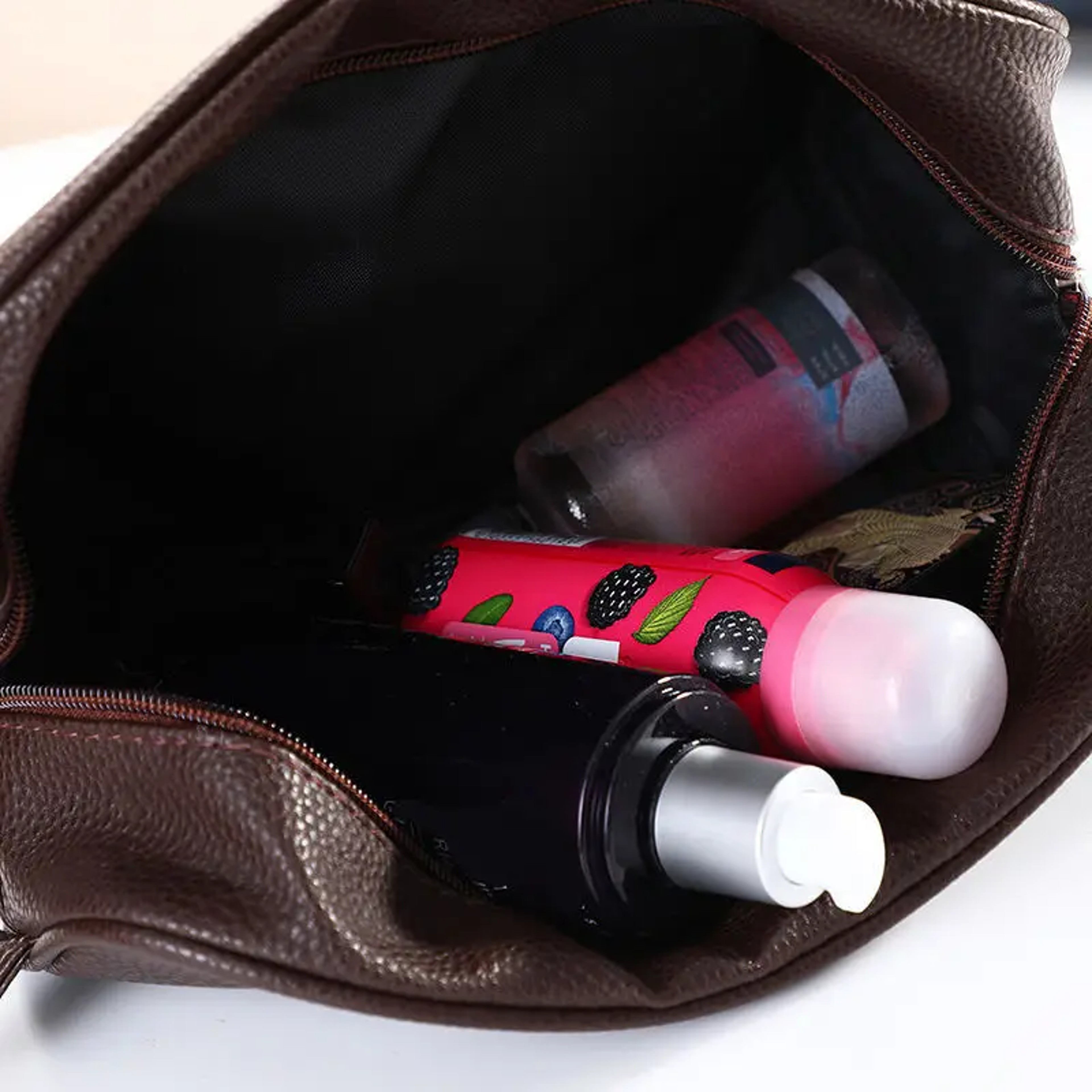 Minimalist Fashion Travel Toiletry Bag, Waterproof Organizer for Daily Use – view 3