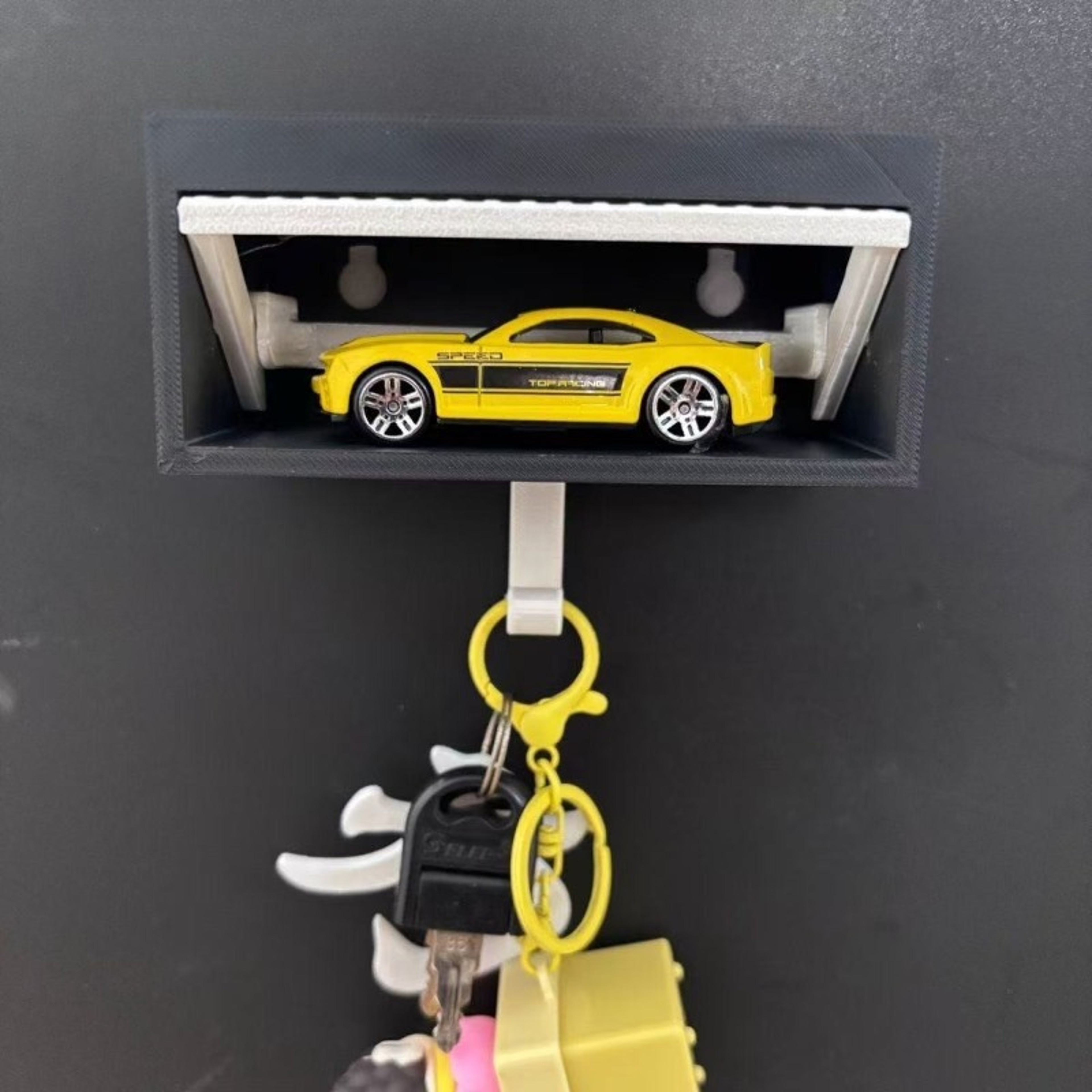 Printed Garage Switchable Key Holder, Car Figures Themed Keychain Box - Home Decoration – view 4