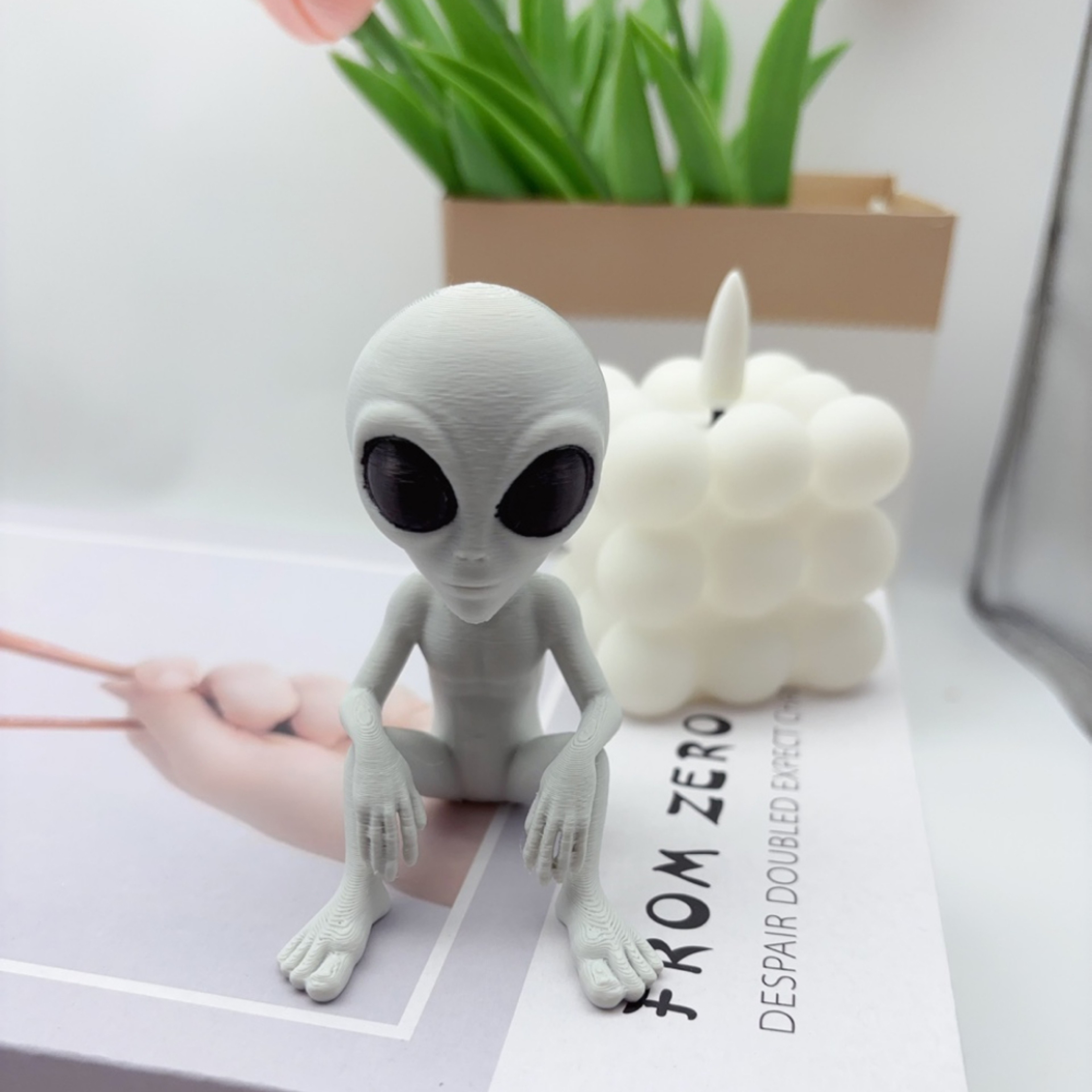 Interesting Space Decor, Fantasy Alien Statues for Your Home & Garden – view 5