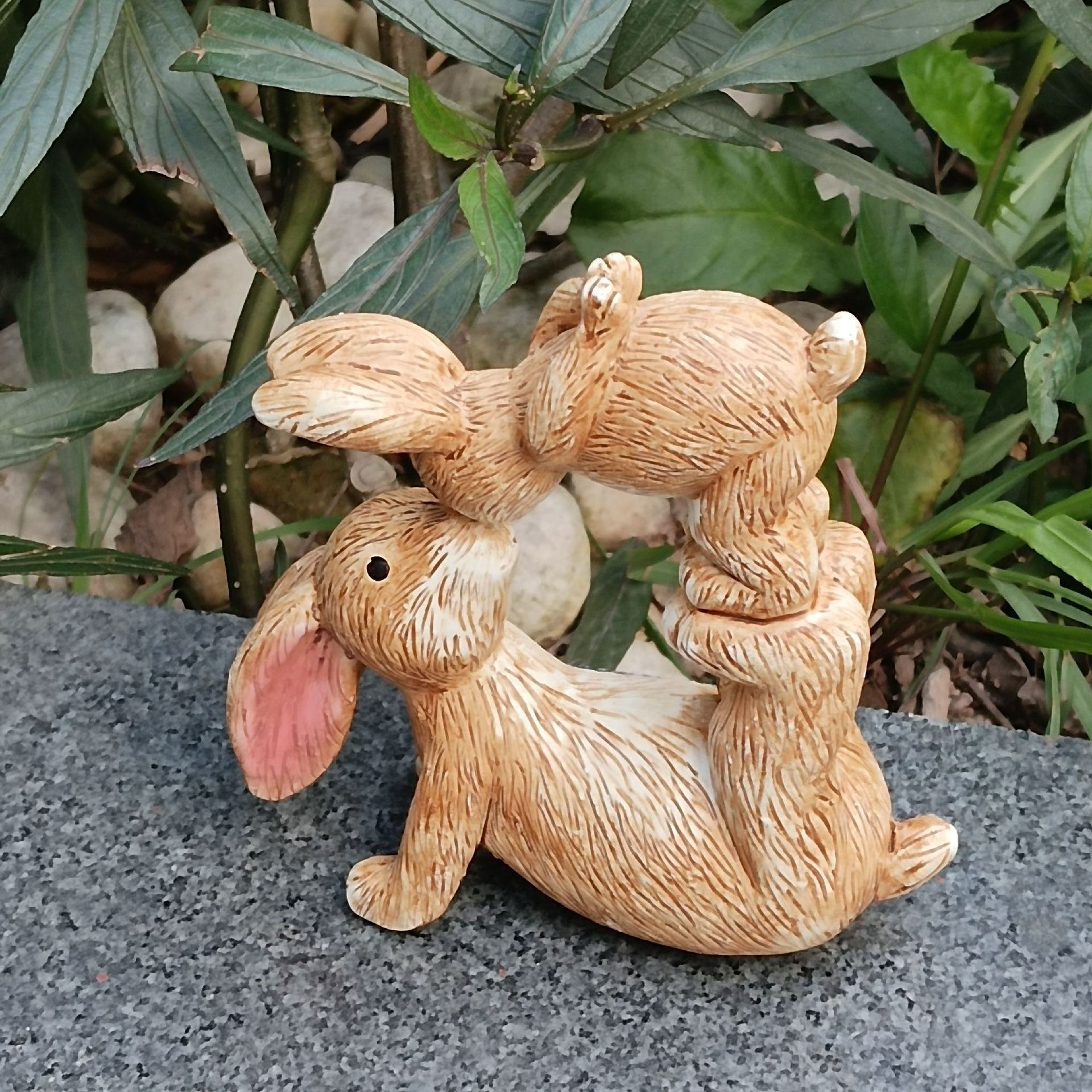 Kissing Rabbit Resin Statue, Decorative Ornament for Valentine's Day and Easter – view 6