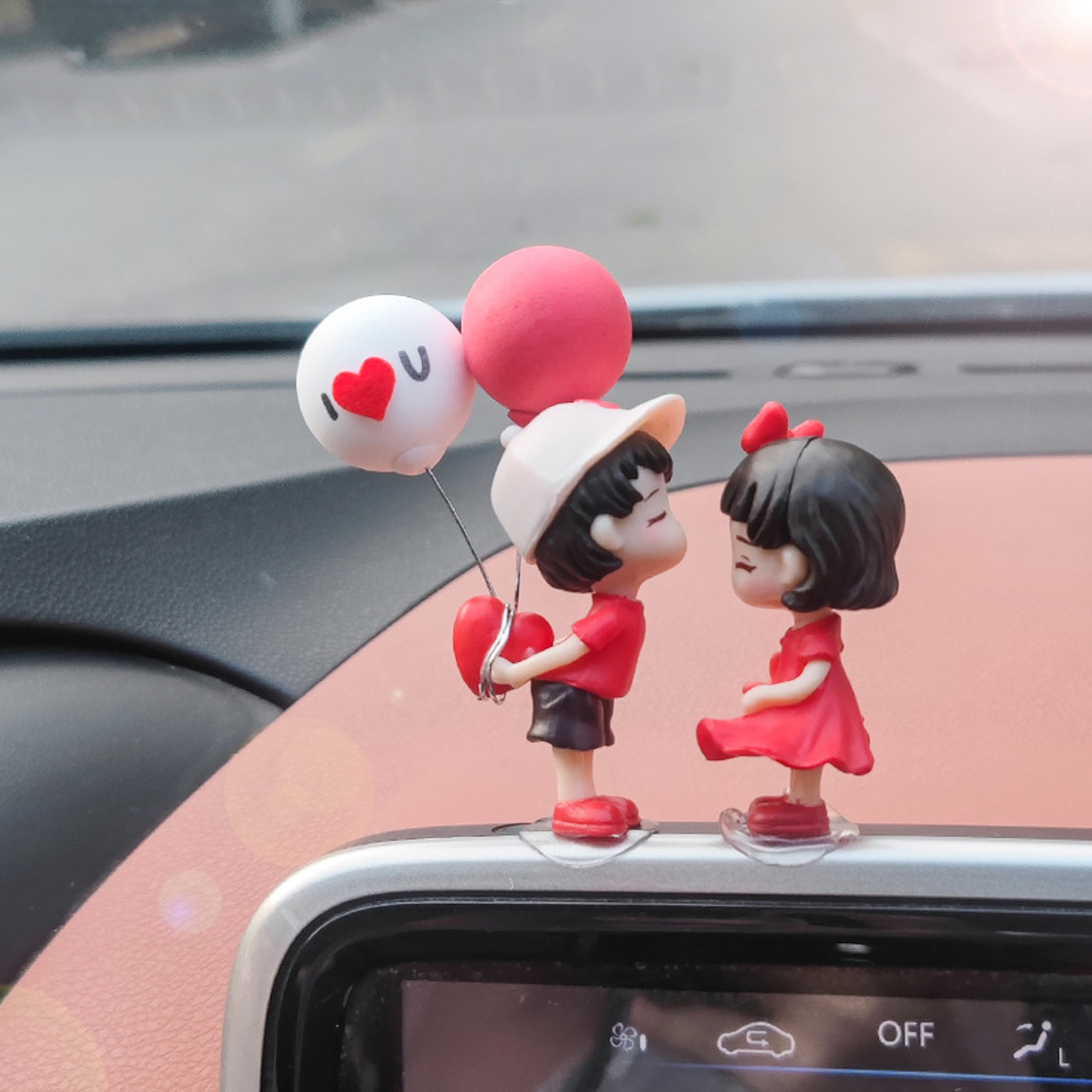 Cute Lovers Balloon Ornament, Cartoon Resin Couples Figurine, Home Decor for Car Dashboard, Lovely Kiss Miniatures – view 4