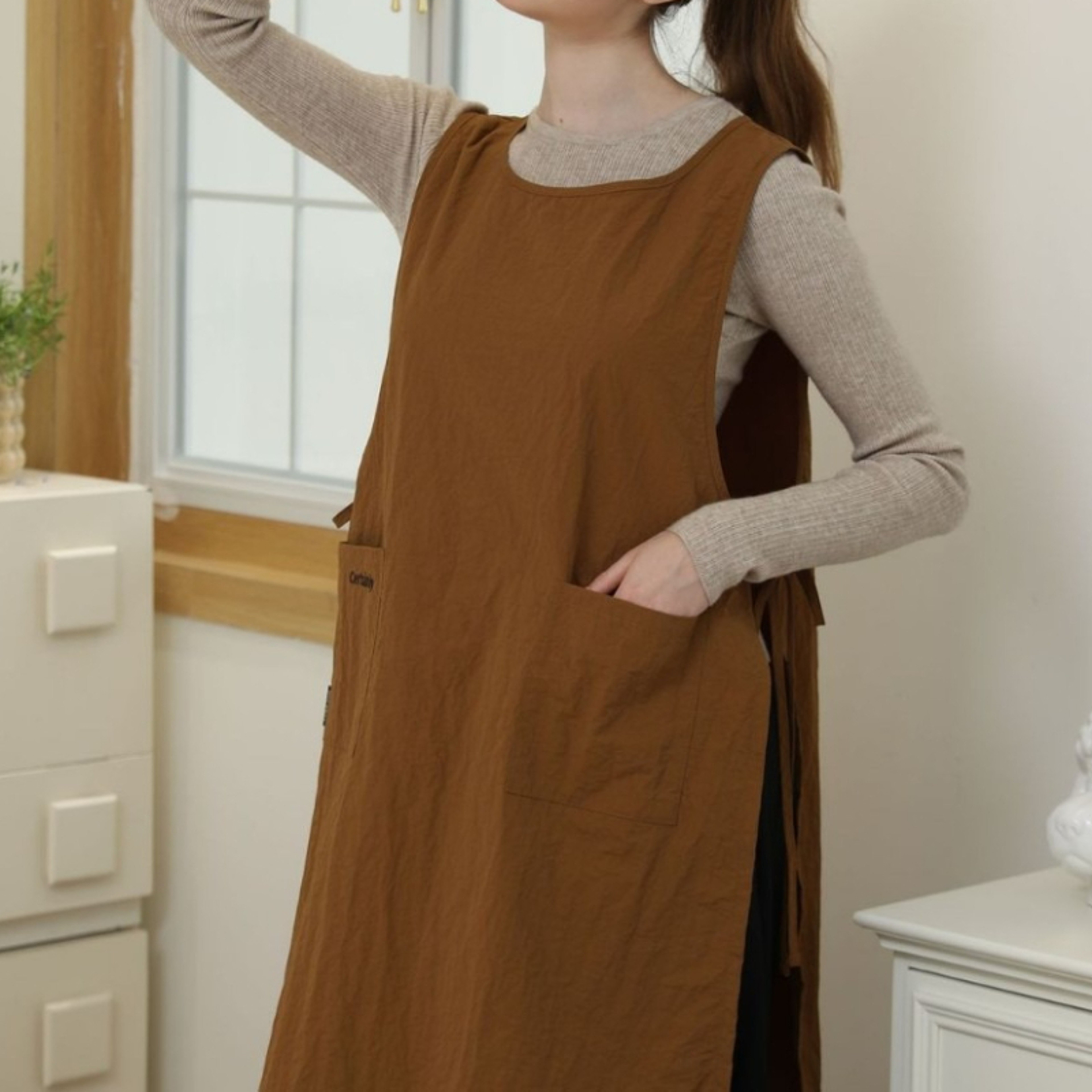 Waterproof Kitchen Apron with Pockets for Women, Anti-Dirty Long Vest, Perfect for Painting and Working – view 1