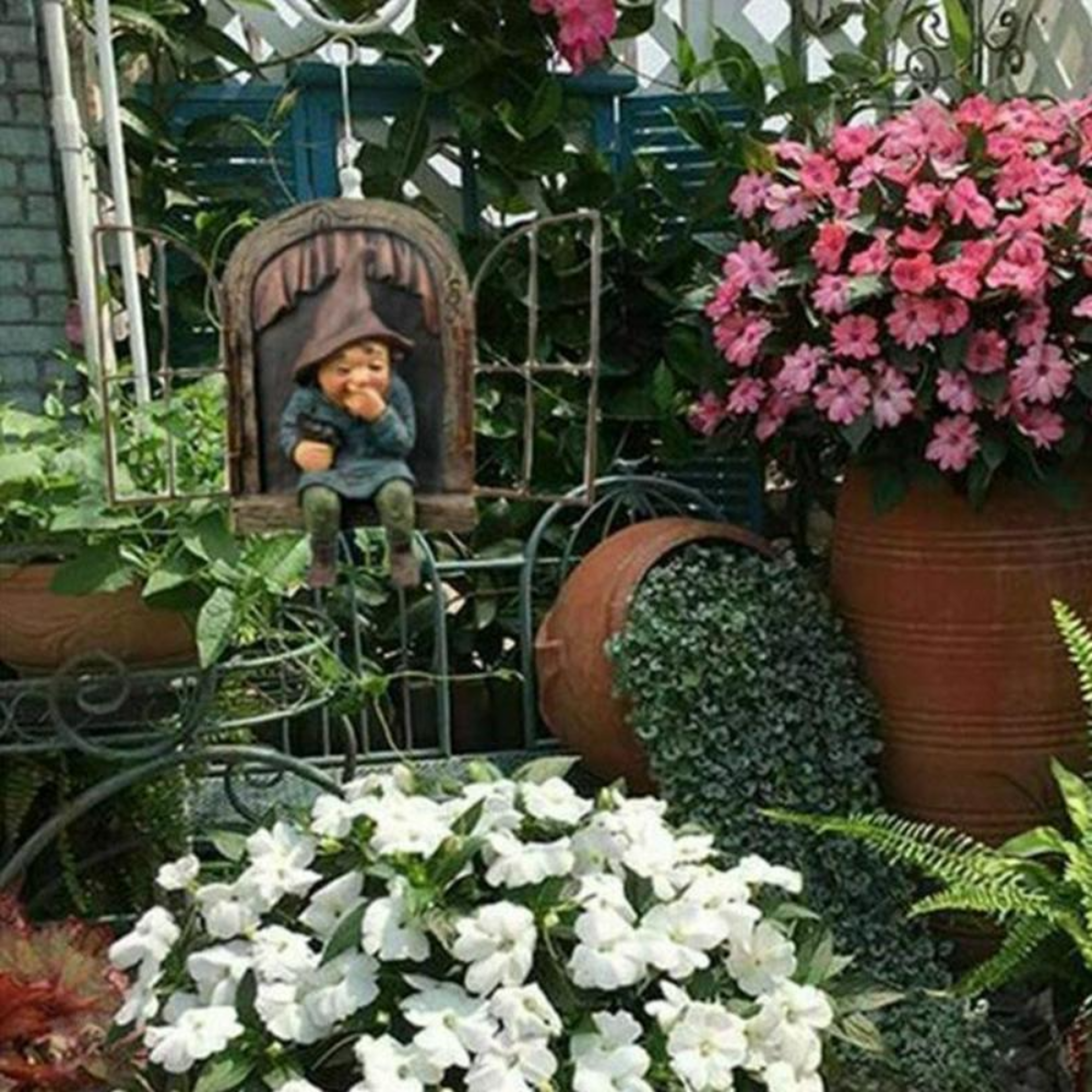 Creative Garden Elf Statue  Outdoor Tree Hugging Decoration for Yard, Porch & Courtyard – view 3