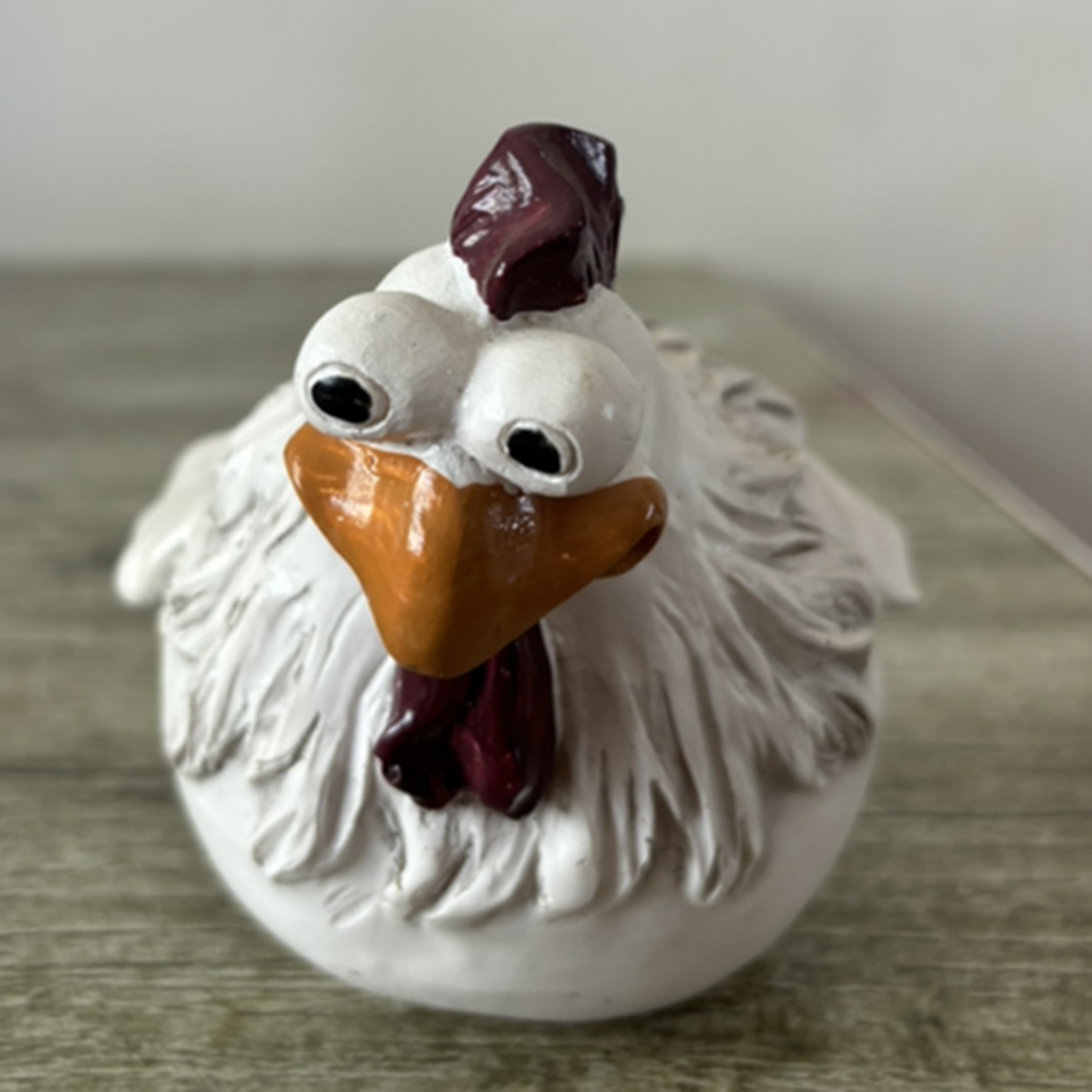 Funny Chicken Fence Decor Statue – Resin Farmyard Hen Sculpture for Garden, Yard & Home Decoration – view 9