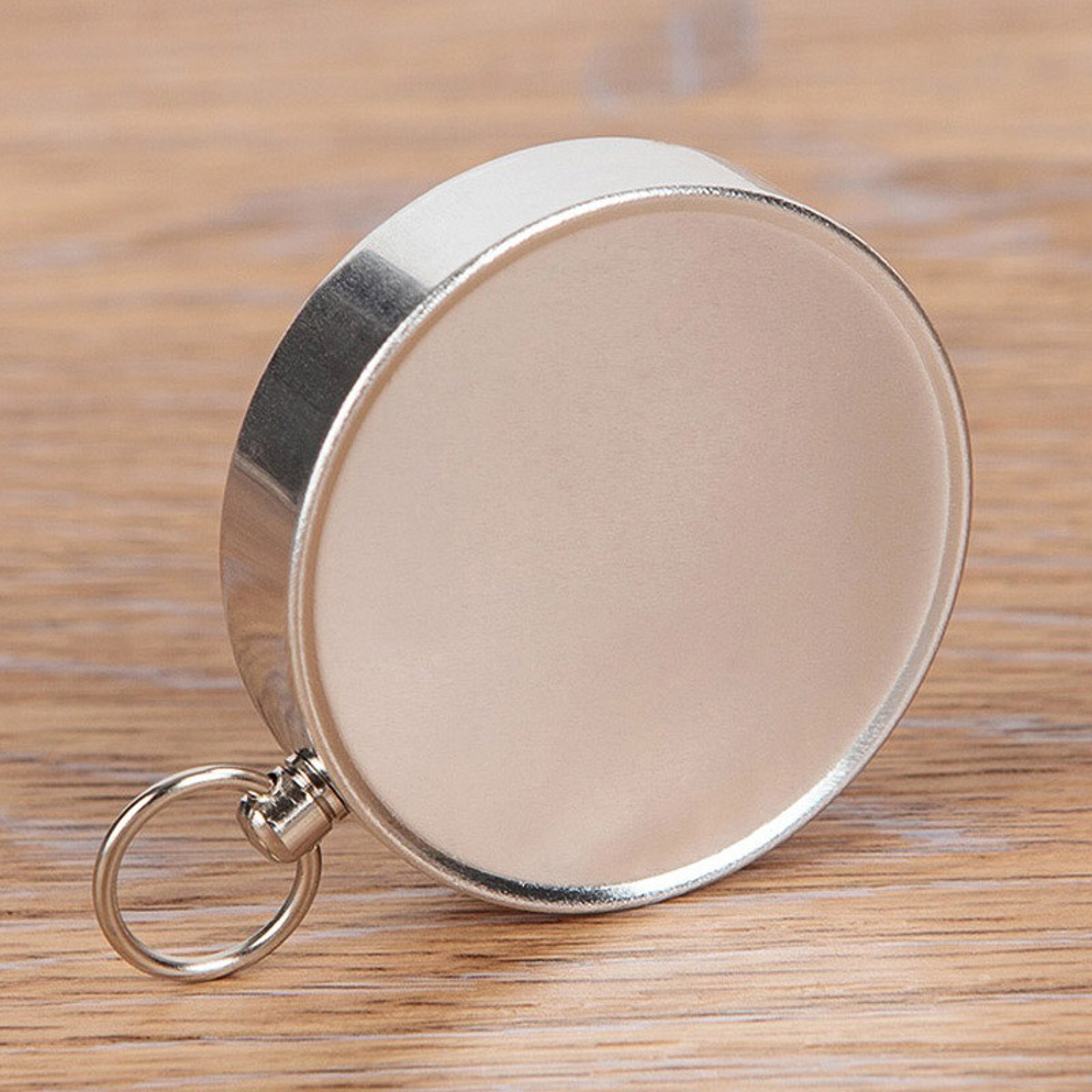 Portable Mini Outdoor Adventure Compass Keychain Aluminum Alloy Pendant for Travel & Emergency Use – view 4