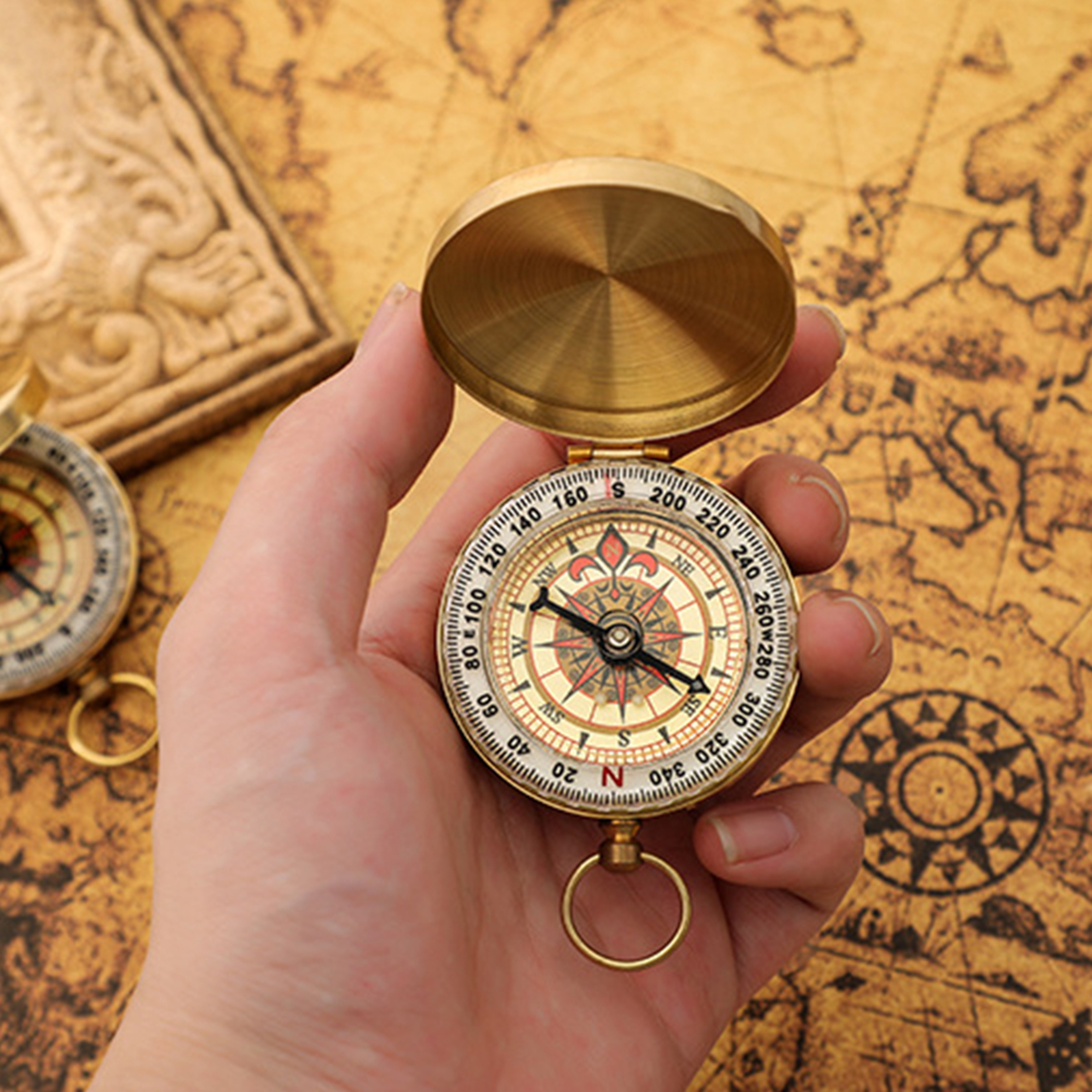 Portable Copper Navigation Flip Compass  Mini Rotation Pointer For Outdoor Activities 1