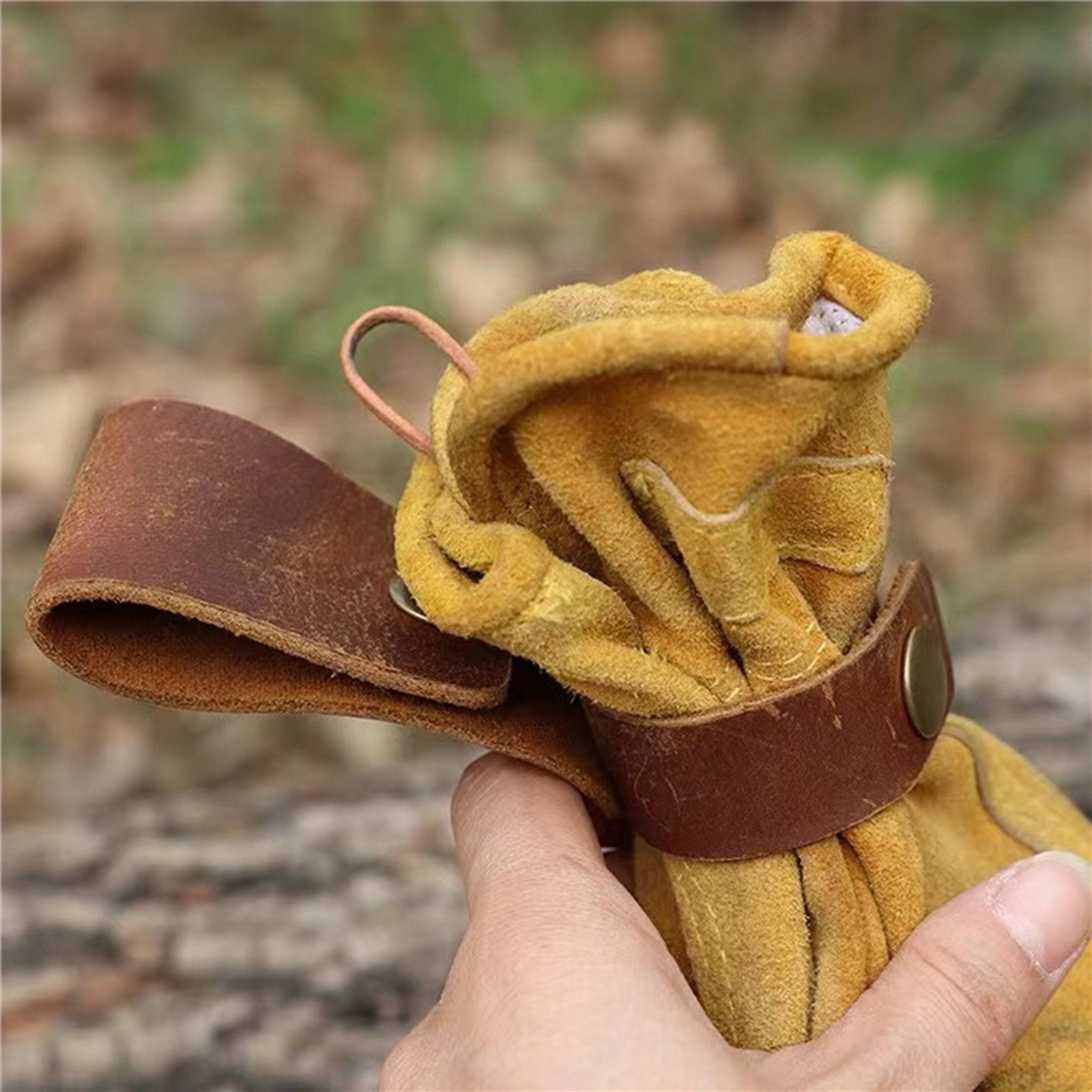 Brown Tactical Gloves with Leather Keychain Buckle  Durable Camping Tool Set Buckle for Outdoor Adventures – view 5