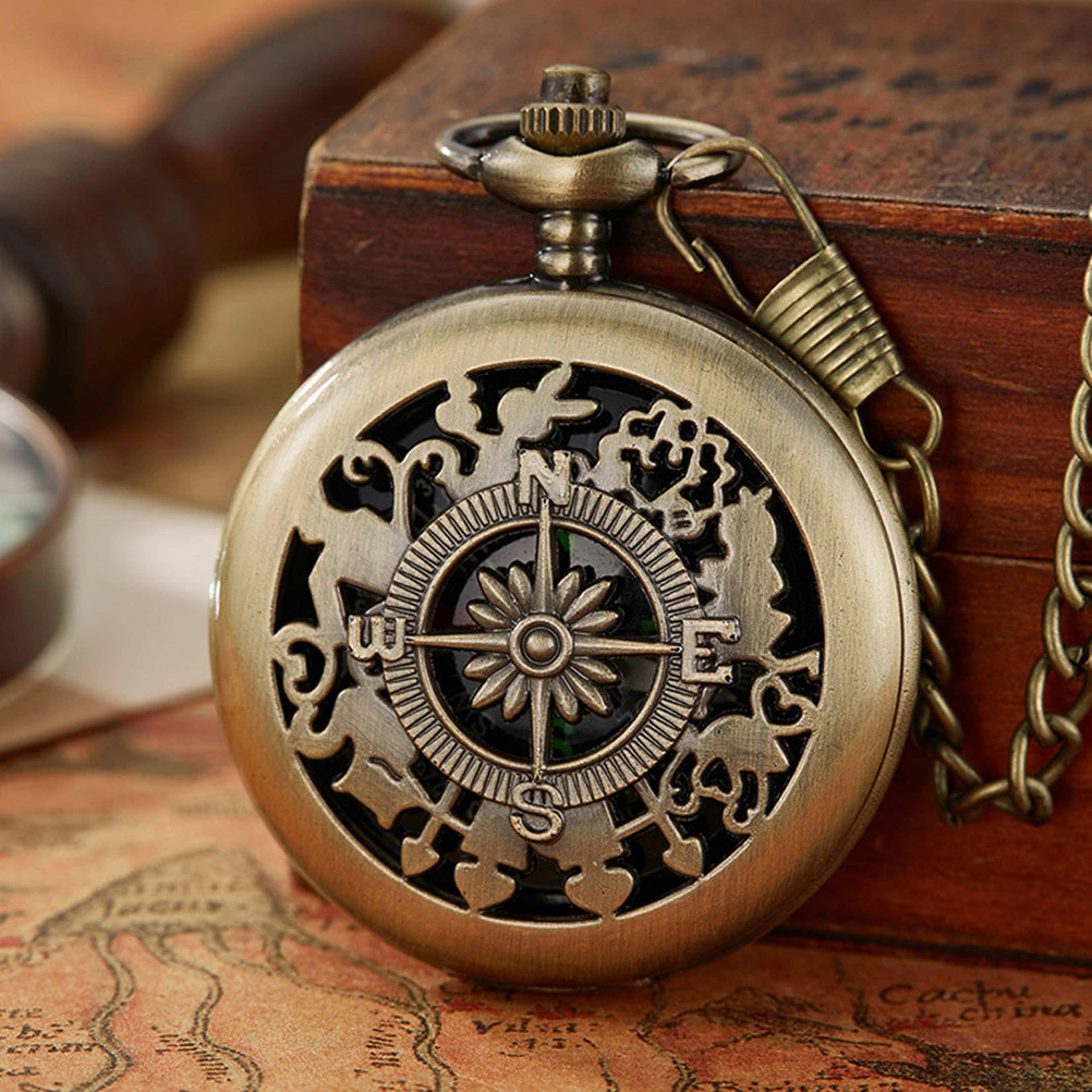 Vintage Compass Portable Pocket Retro Alloy Hiking Compass Accurate Direction Outdoor Navigation – view 4
