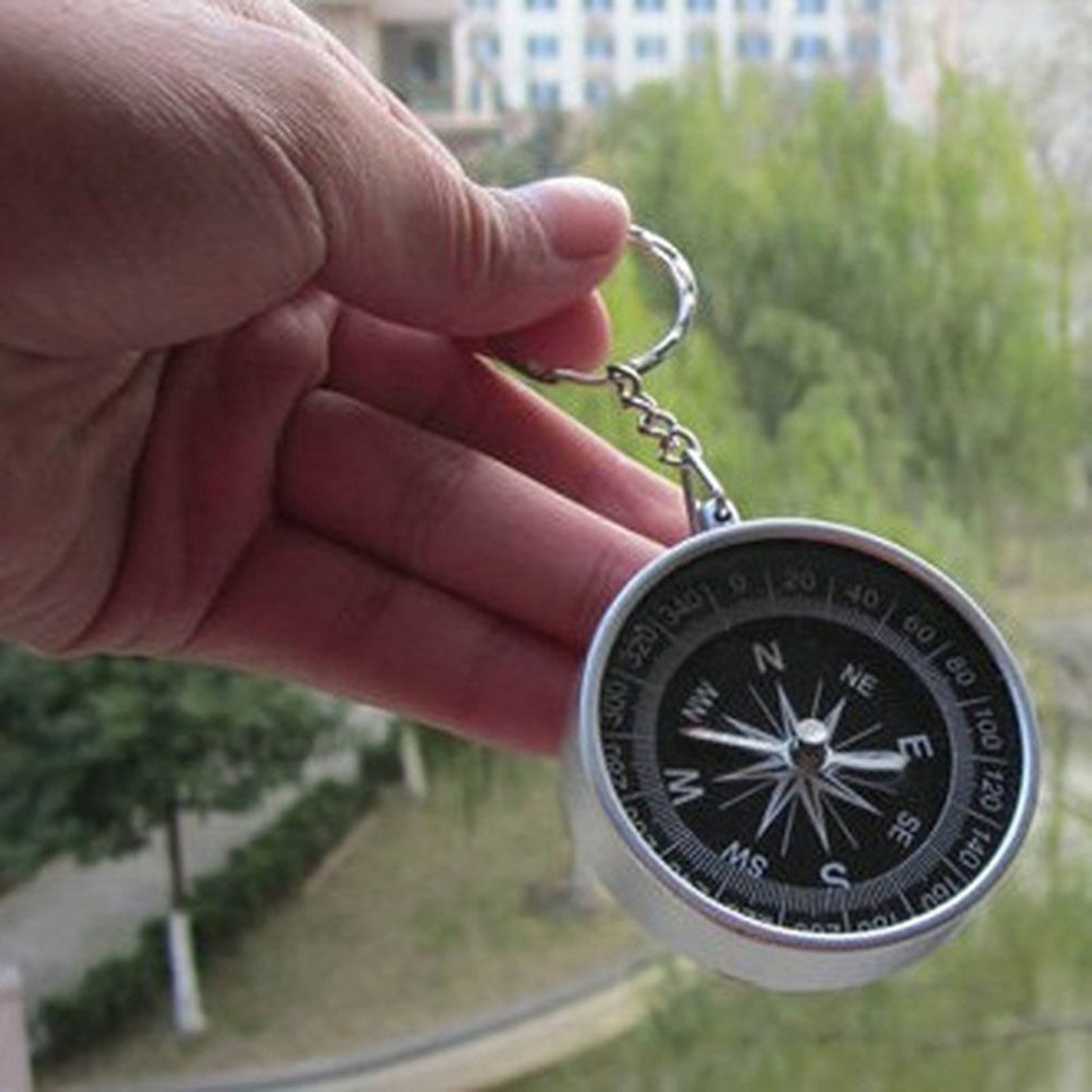 Lightweight Metal Compass Keychain Durable, Portable Navigation Tool for Outdoor Adventures – view 4