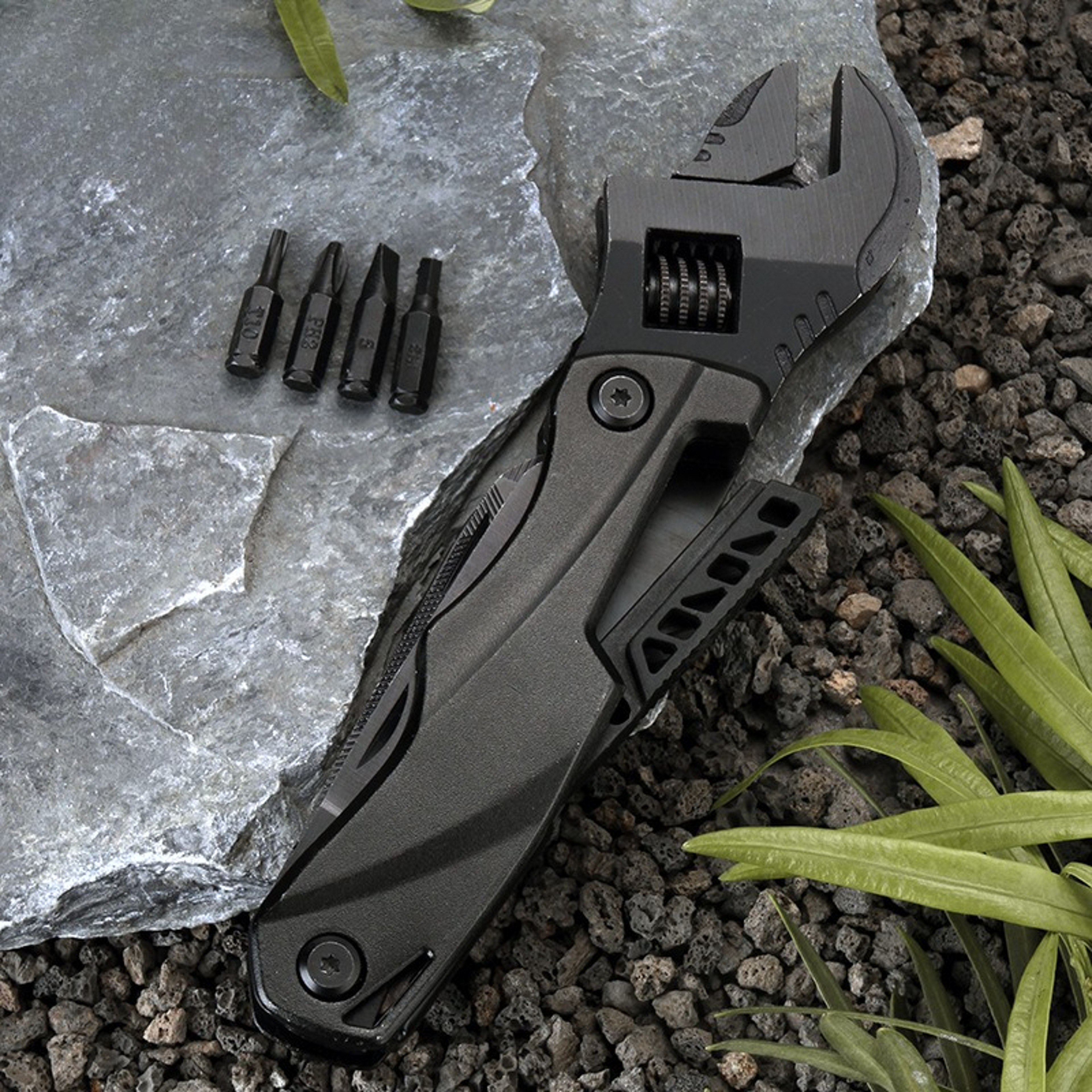 Multifunctional Outdoor Camping Wrench Tool Adjustable Wrench, Folding Knife, and Saw for EDC Use – view 5