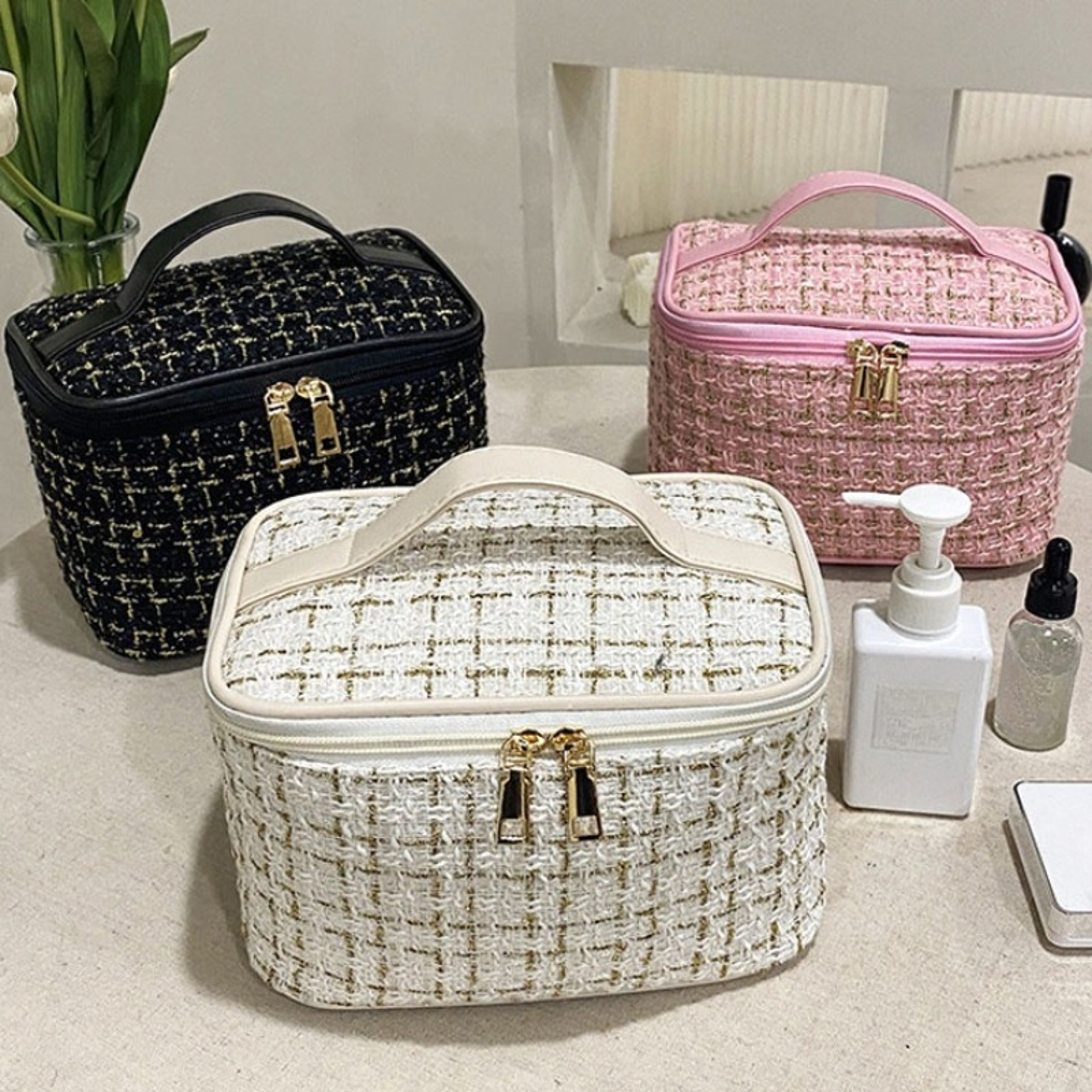 Large Storage Bag for Makeup, Portable New Women's Bag, Fashionable Knitted Style Makeup Case – view 1