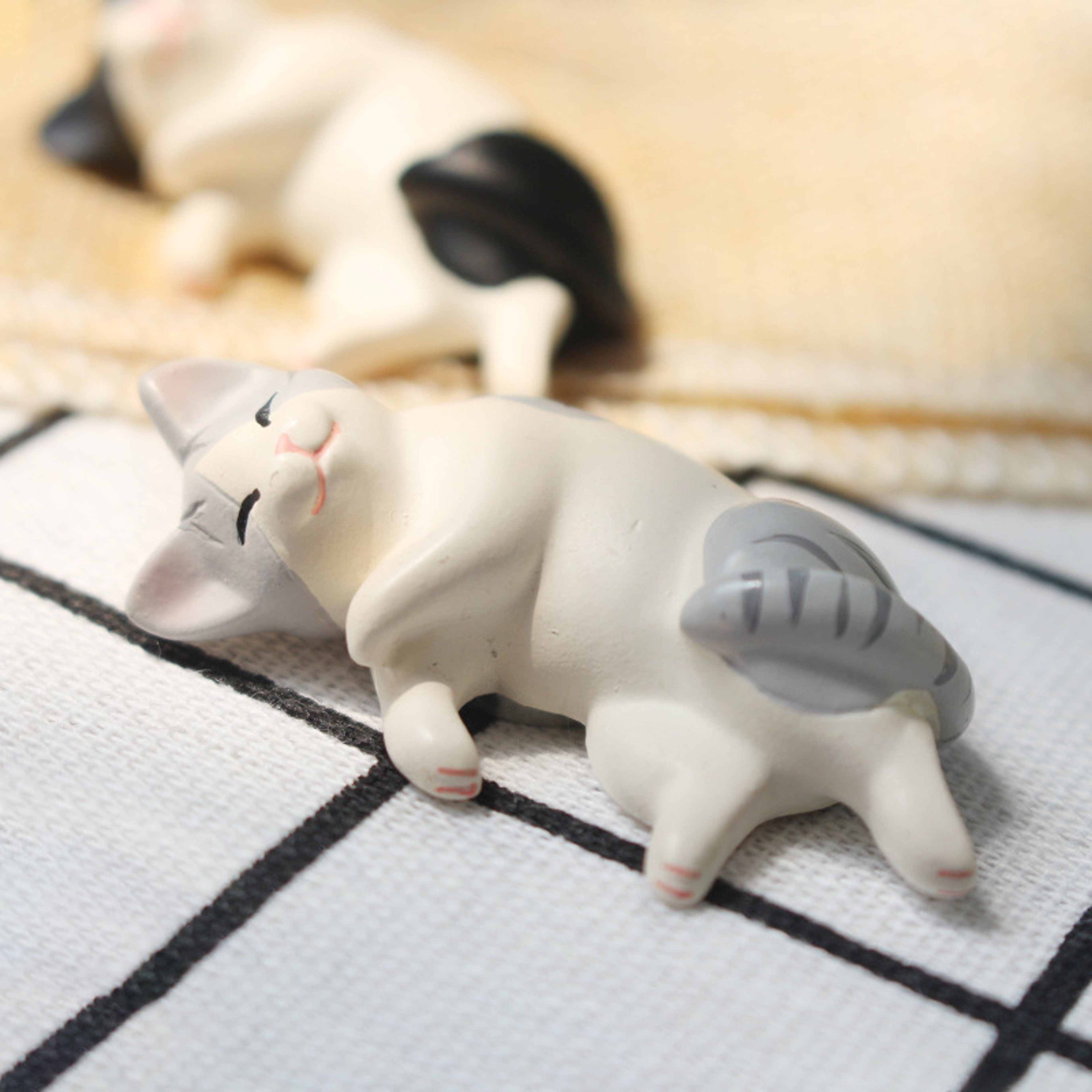 Mini Sleeping Cat Statues, Mini Figures for Dollhouse Room, Home Decor Desk Accessories – view 4