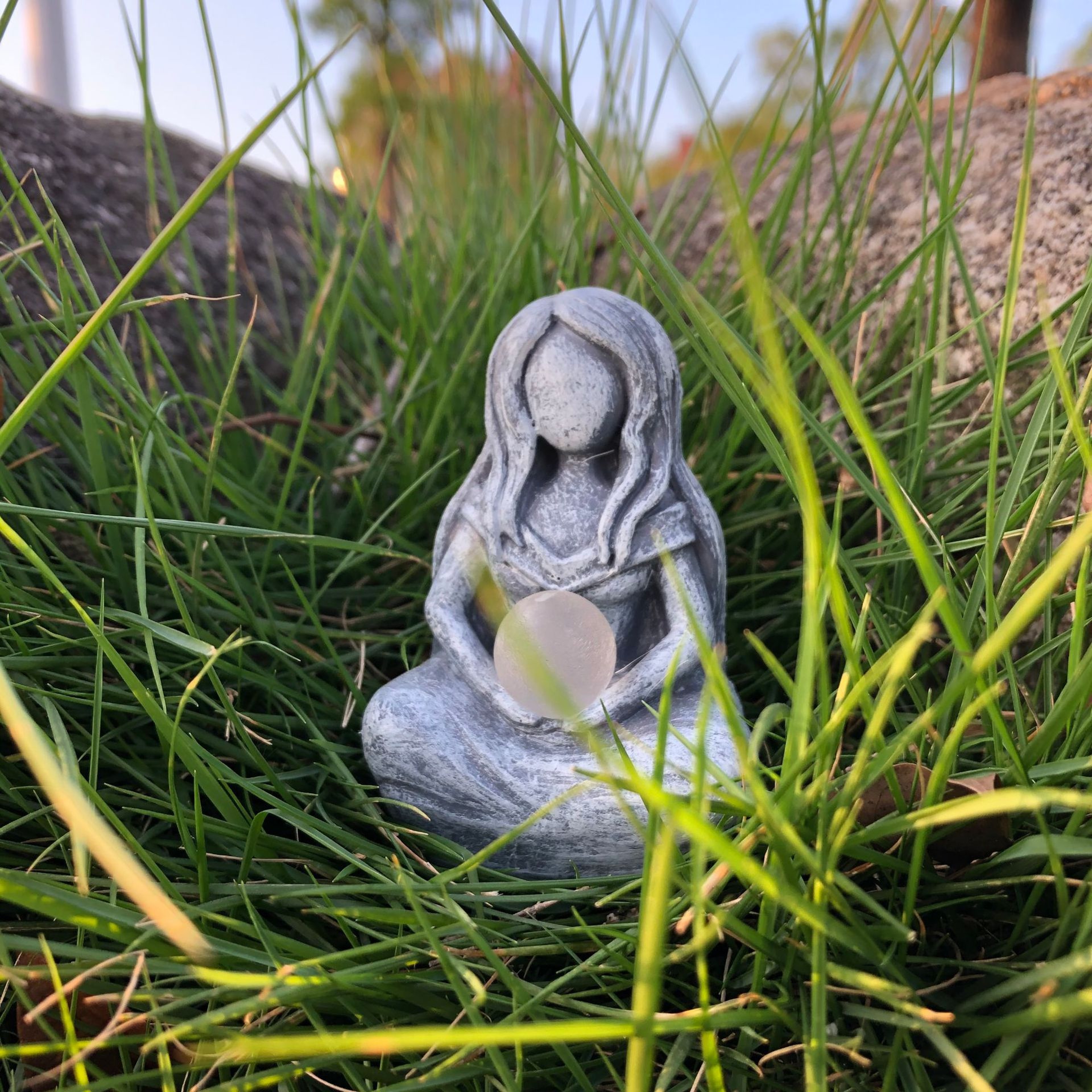 Meditation Style Moon Goddess Statue Ornament, Imitation Stone Texture Healing Home Decoration – view 4