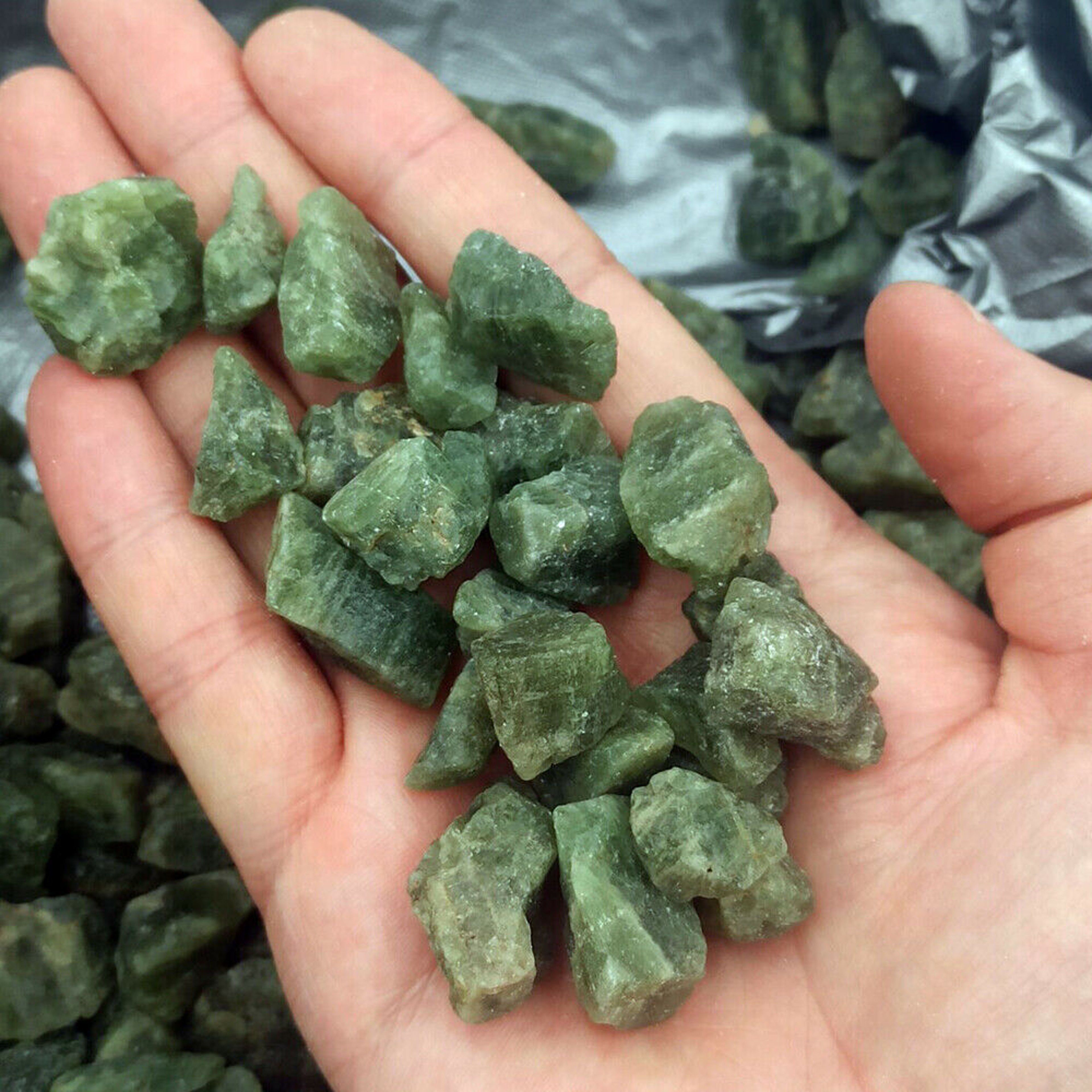 Green Apatite Raw Stone Quartz Crystal for Reiki Healing, Natural Mineral Specimen, Home Garden Decoration Gift – view 2