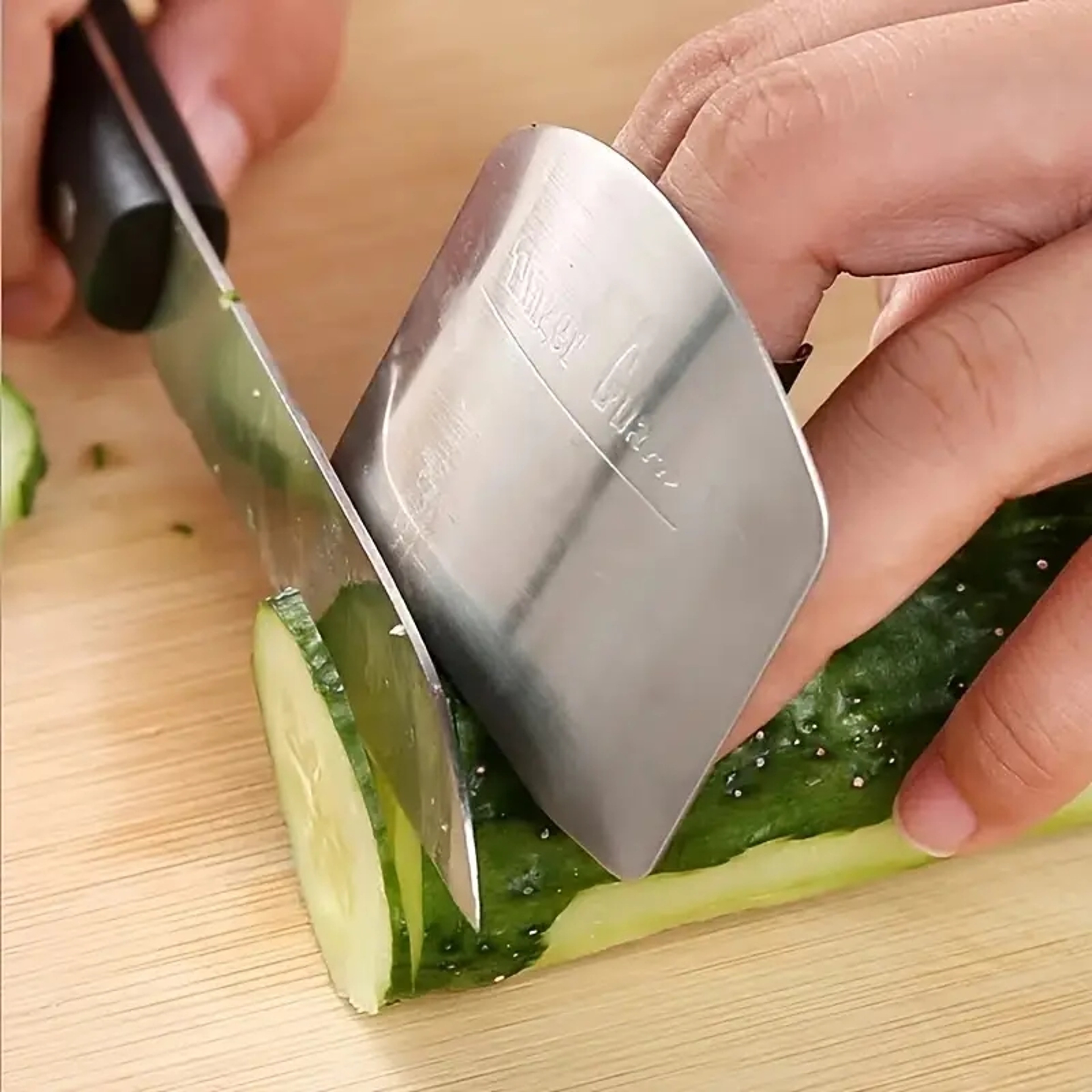 Premium Stainless Steel Vegetable  Finger Guard For Cutting Safety Protector 0