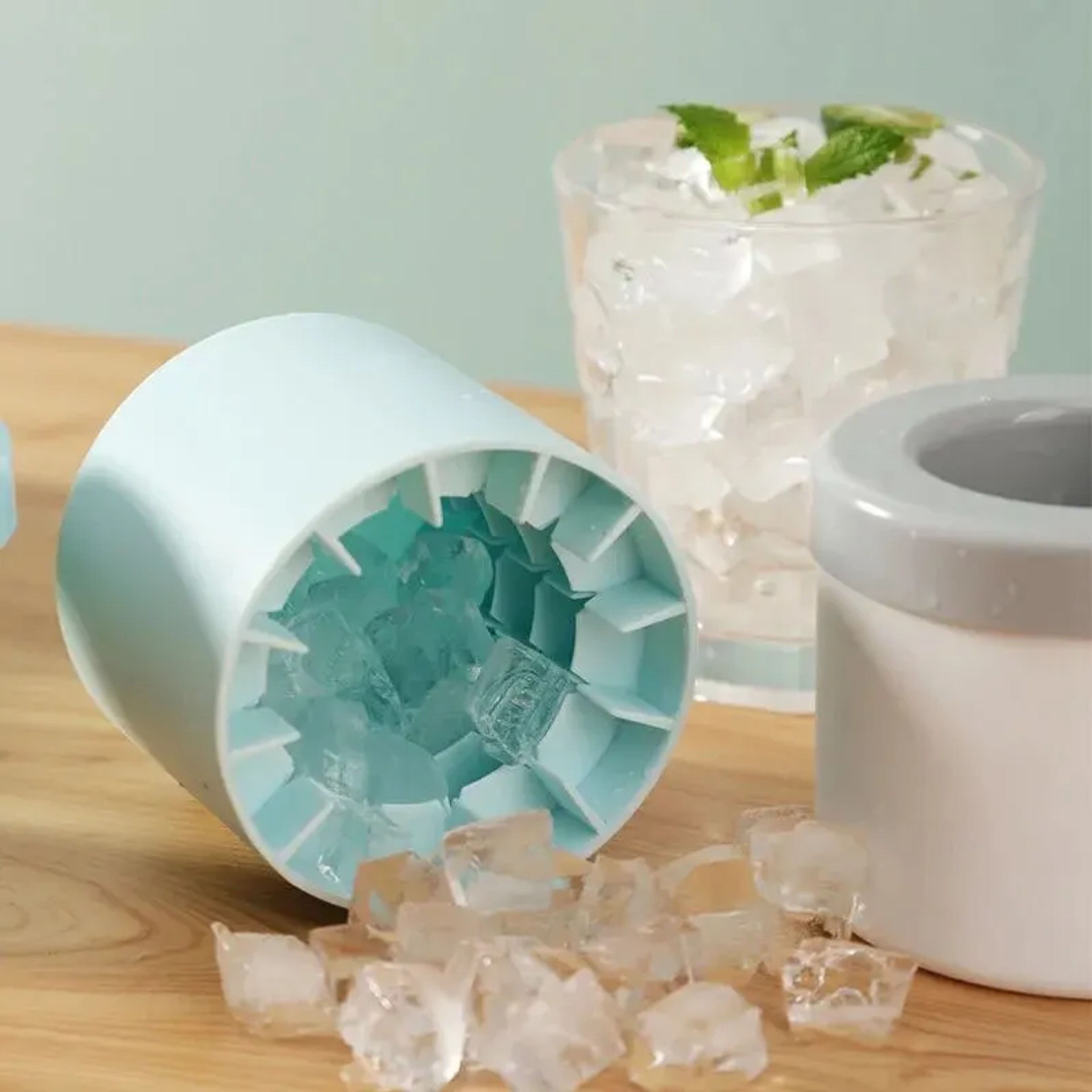 Round Ice Sphere Maker Bucket Silicone Ice Cube Mold For Whiskey Cocktails  Chilled Drinks 3
