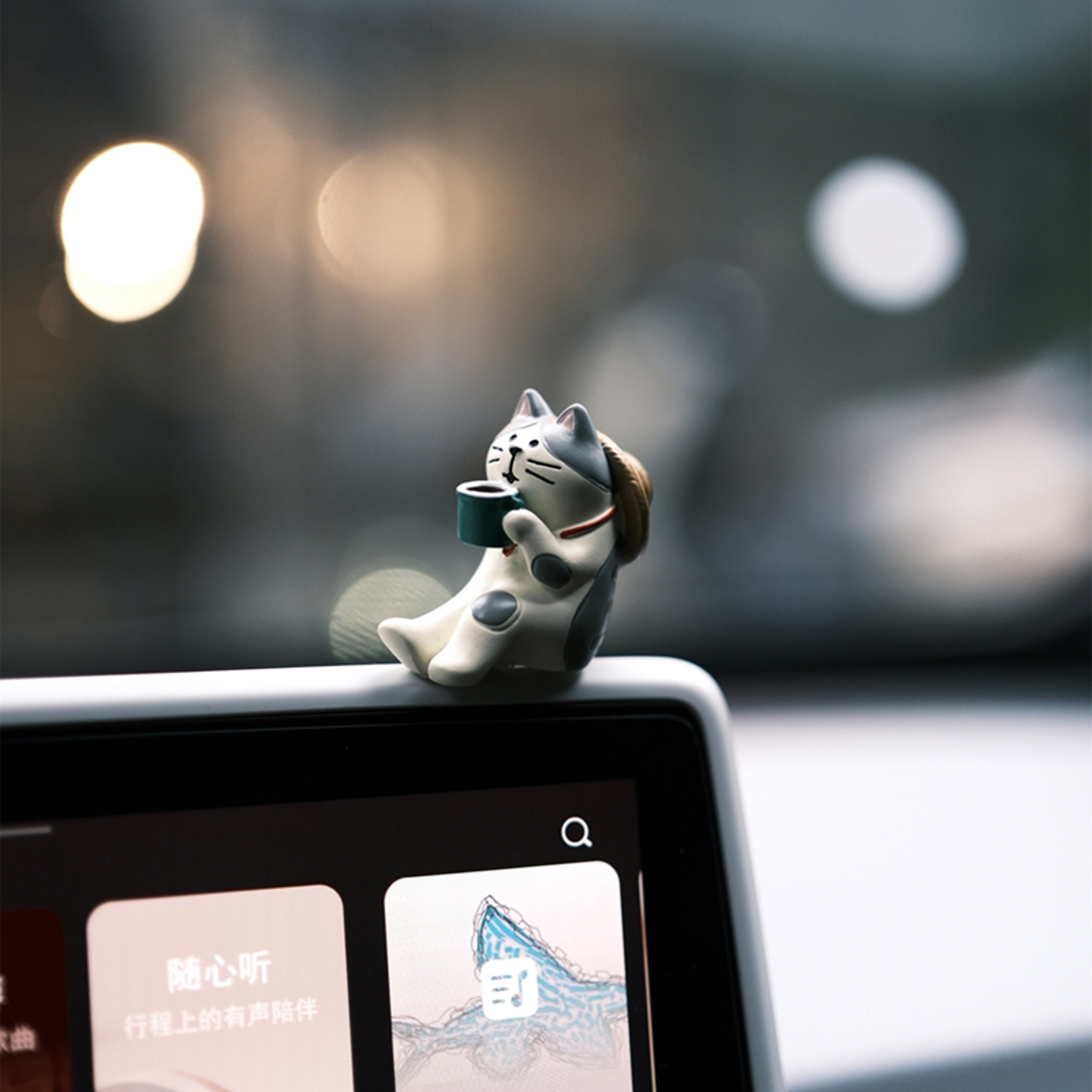 Car Dashboard Resin Cat Ornament, Cute Healing Kitten Figure, Decorative Cat Accessory for Vehicle Interior – view 7