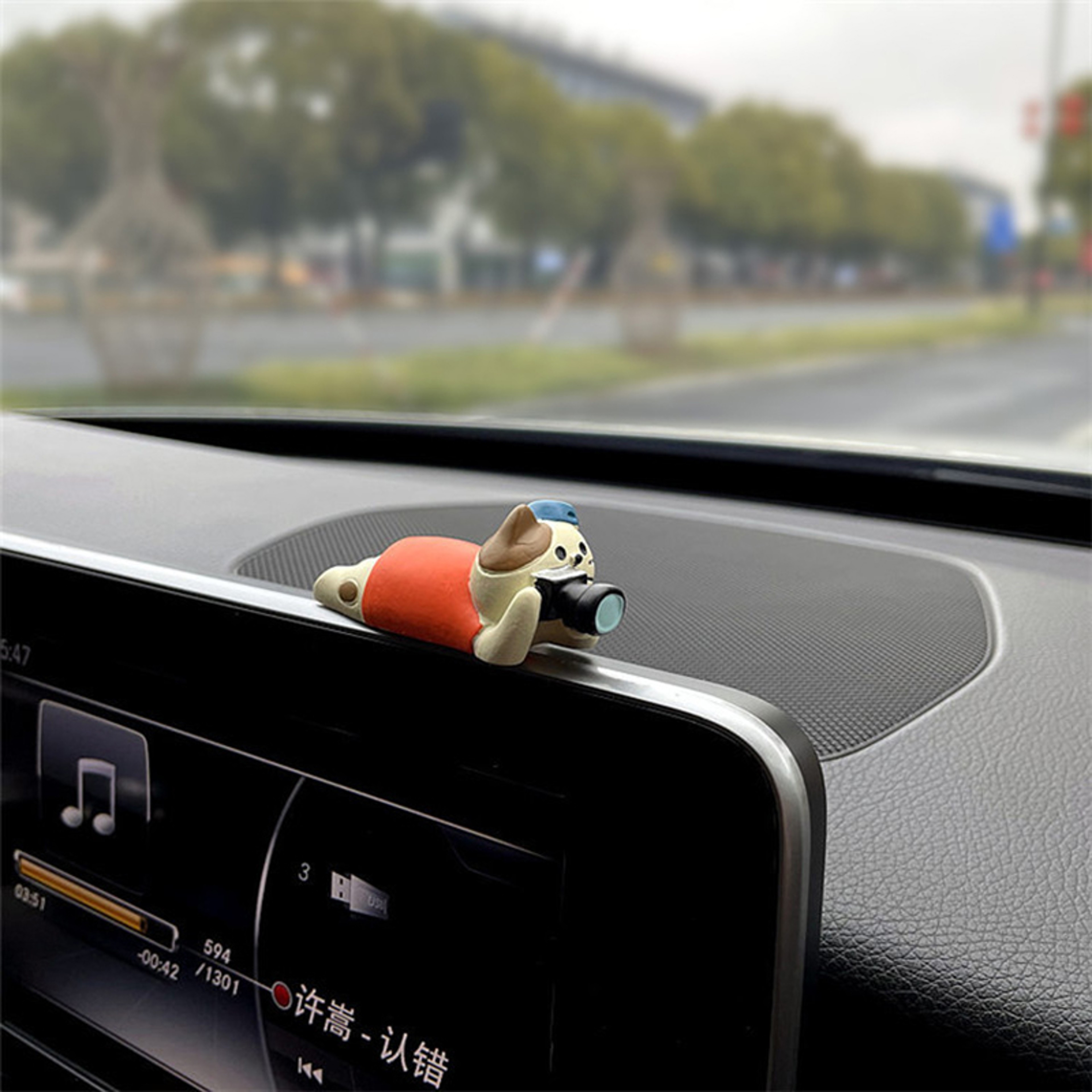 Car Dashboard Resin Cat Ornament, Cute Healing Kitten Figure, Decorative Cat Accessory for Vehicle Interior – view 8
