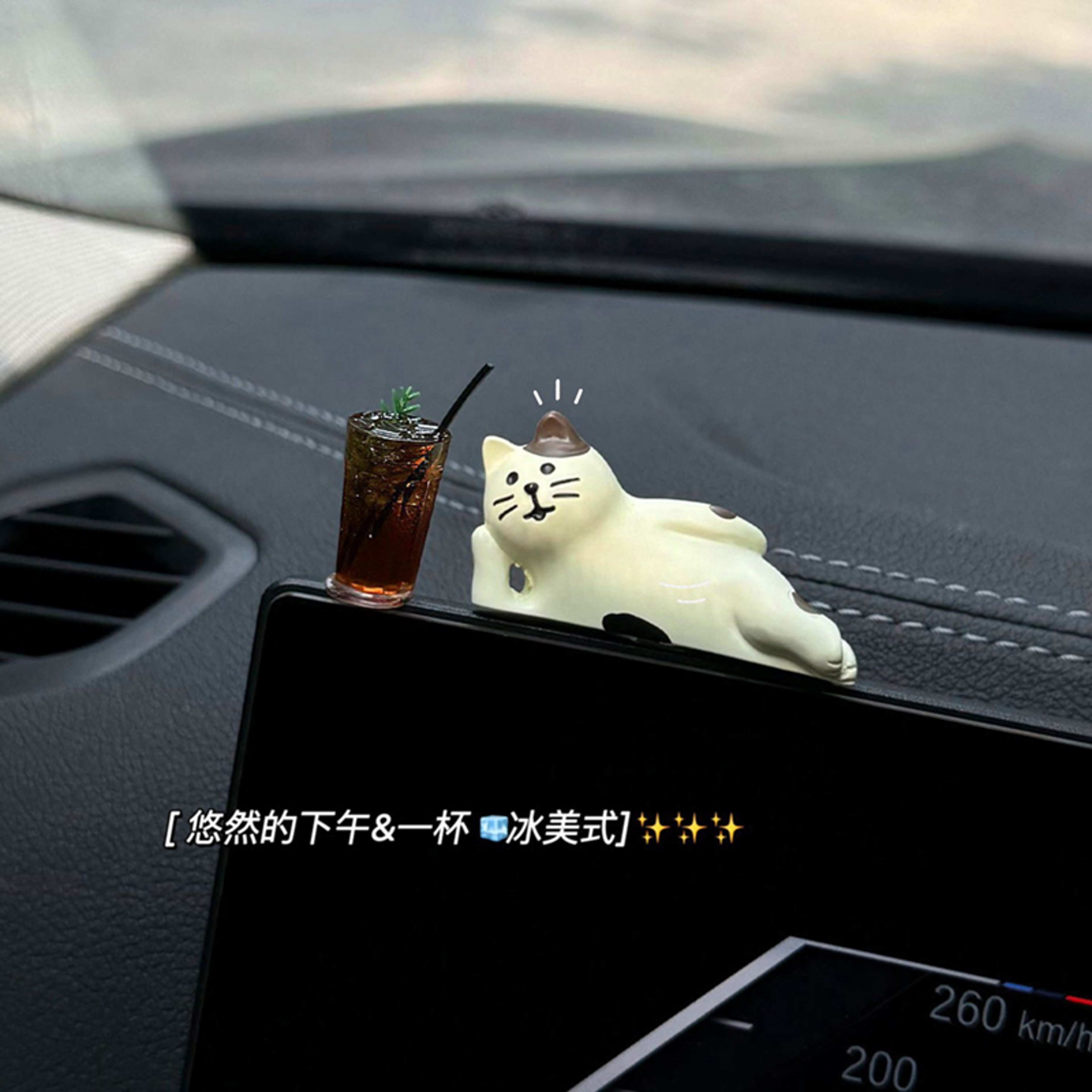 Car Dashboard Cat Ornament, Cute Healing Kitten Figurine, Resin Decorative Cat Accessories for Car Interior – view 4