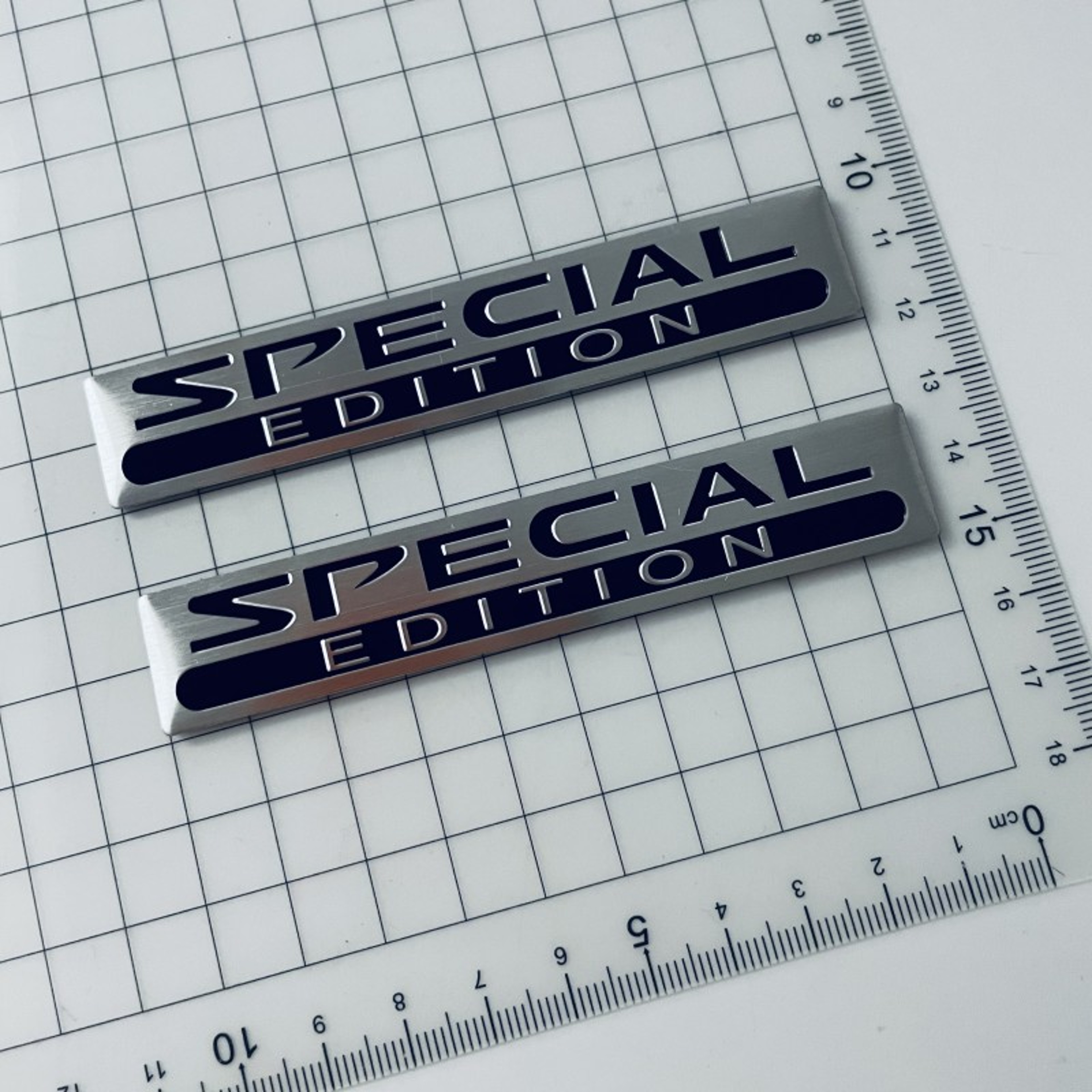 Aluminium LIMITED EDITION Emblem Sticker, 3D Metal Logo Badge, Car Trunk Decal, Special EDITION Fender Sticker Accessori – view 1