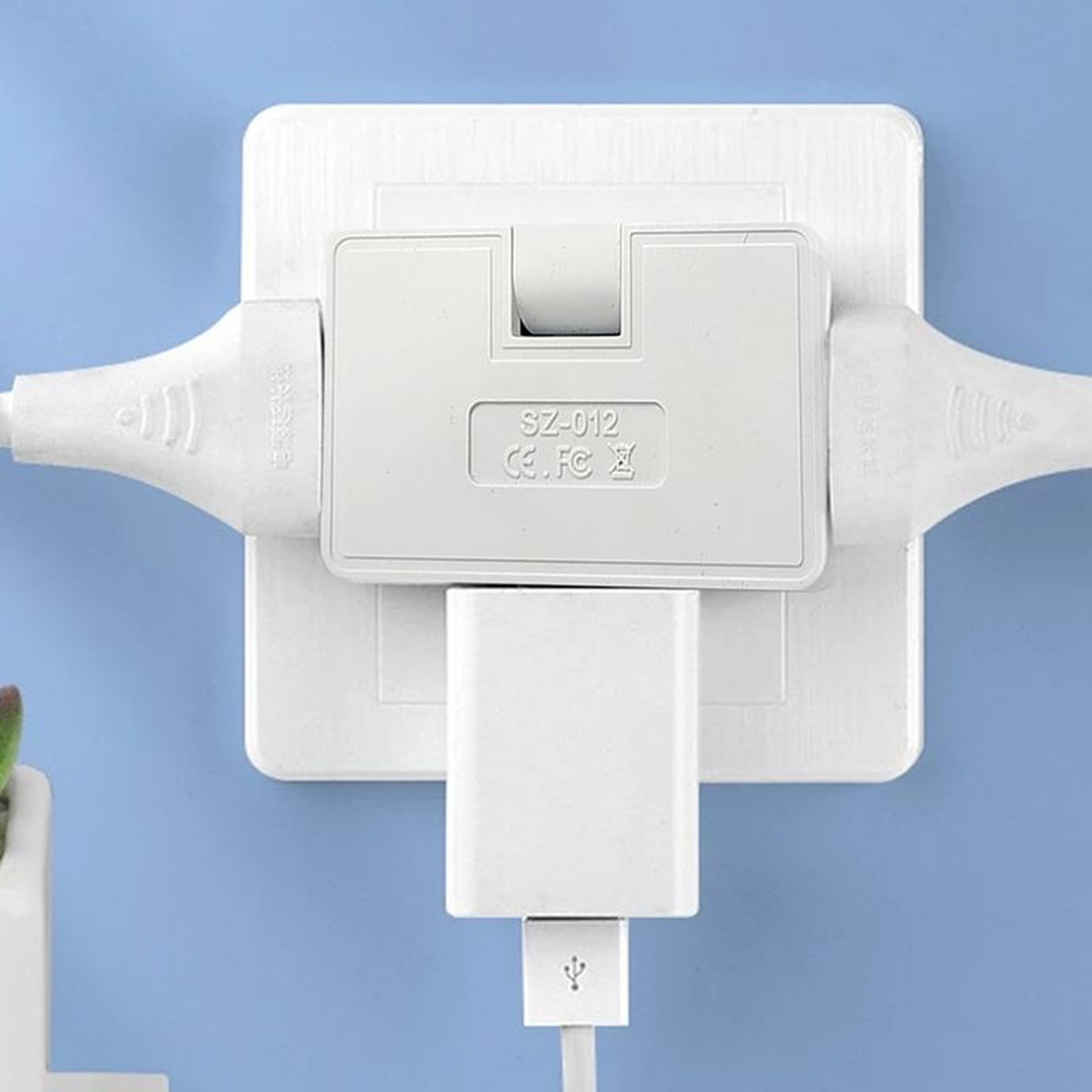 Rotating Wall Socket Power Outlet Extender With Swivel Plug Adapter 0