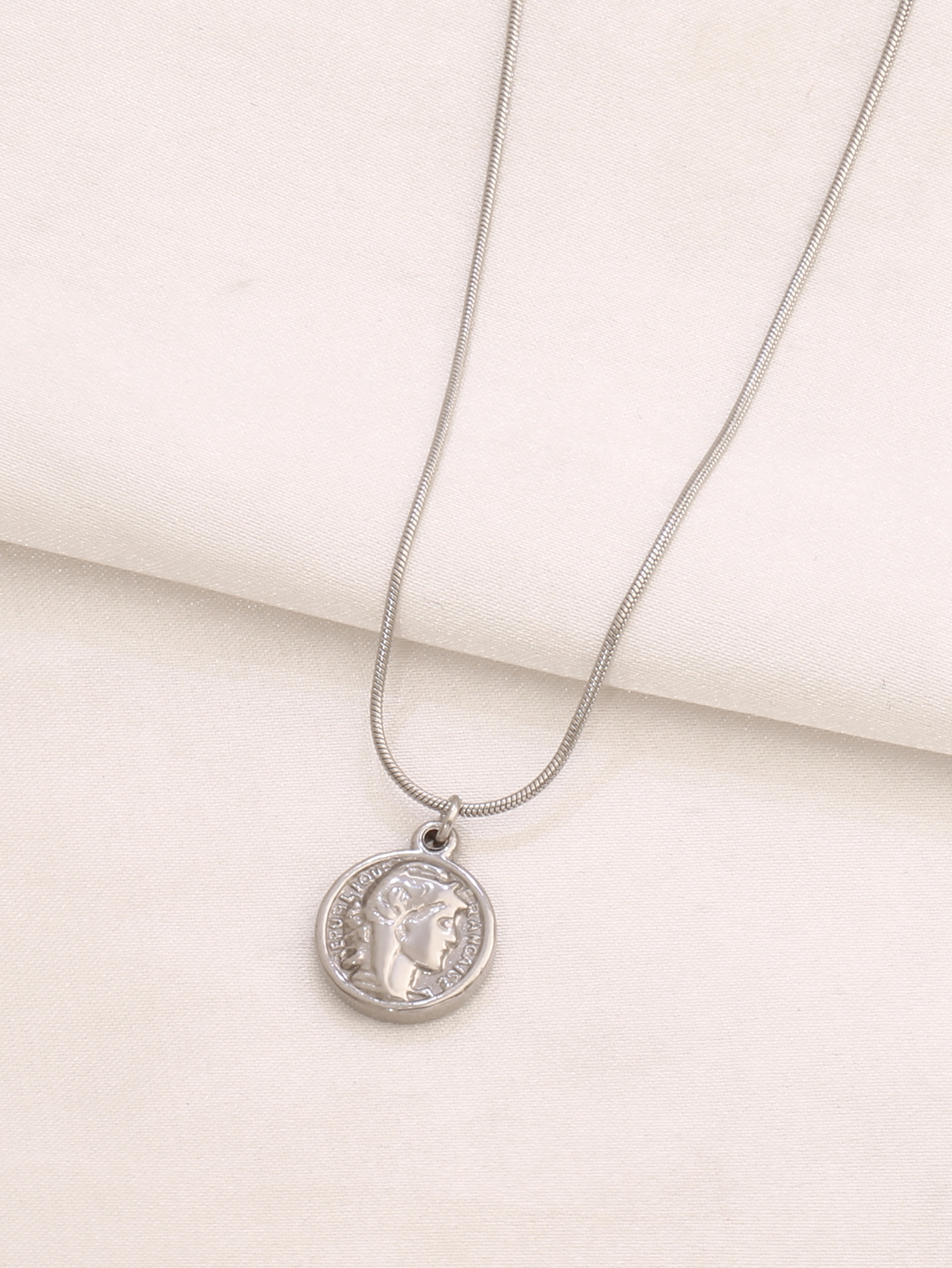 Vintage Coin Pendant Necklace With Stainless Steel Necklace Snake Chain For Women 1