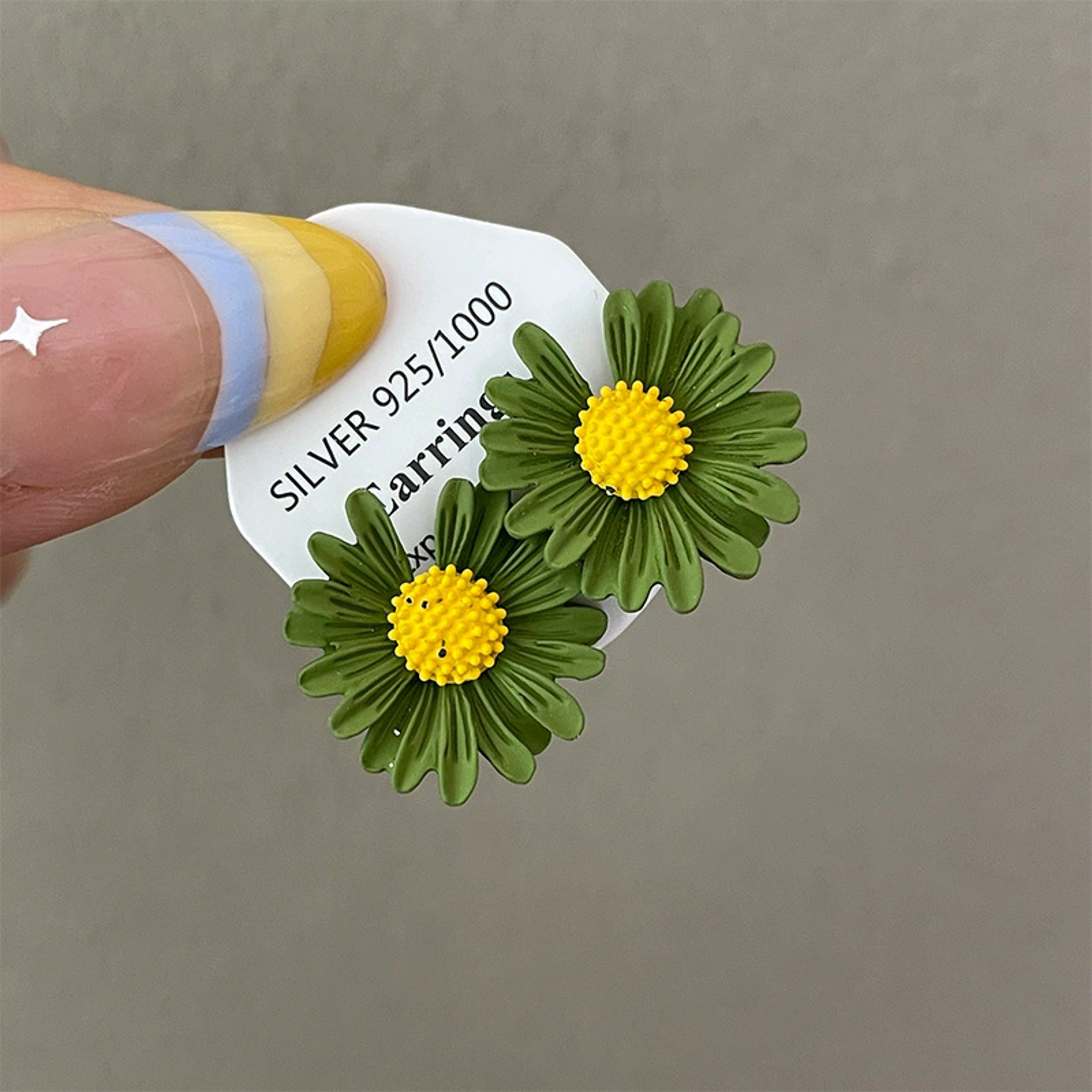 Sweet Bloom Daisy Stud Earrings Flower Earrings for Women with Asymmetric Floral Design – view 3