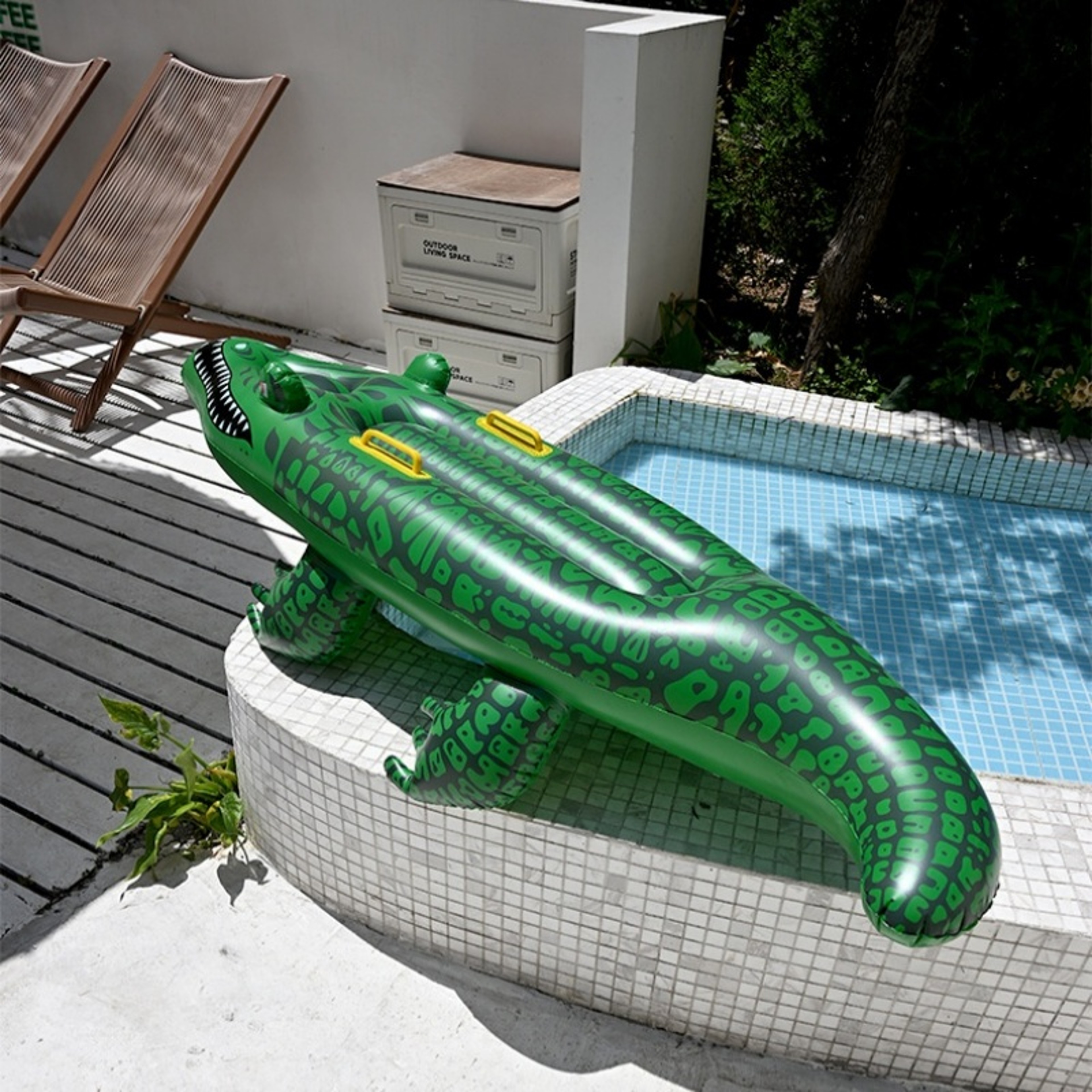 Inflatable Crocodile Pool Float with Handles Ride On Alligator Pool Raft for Summer Fun – view 2