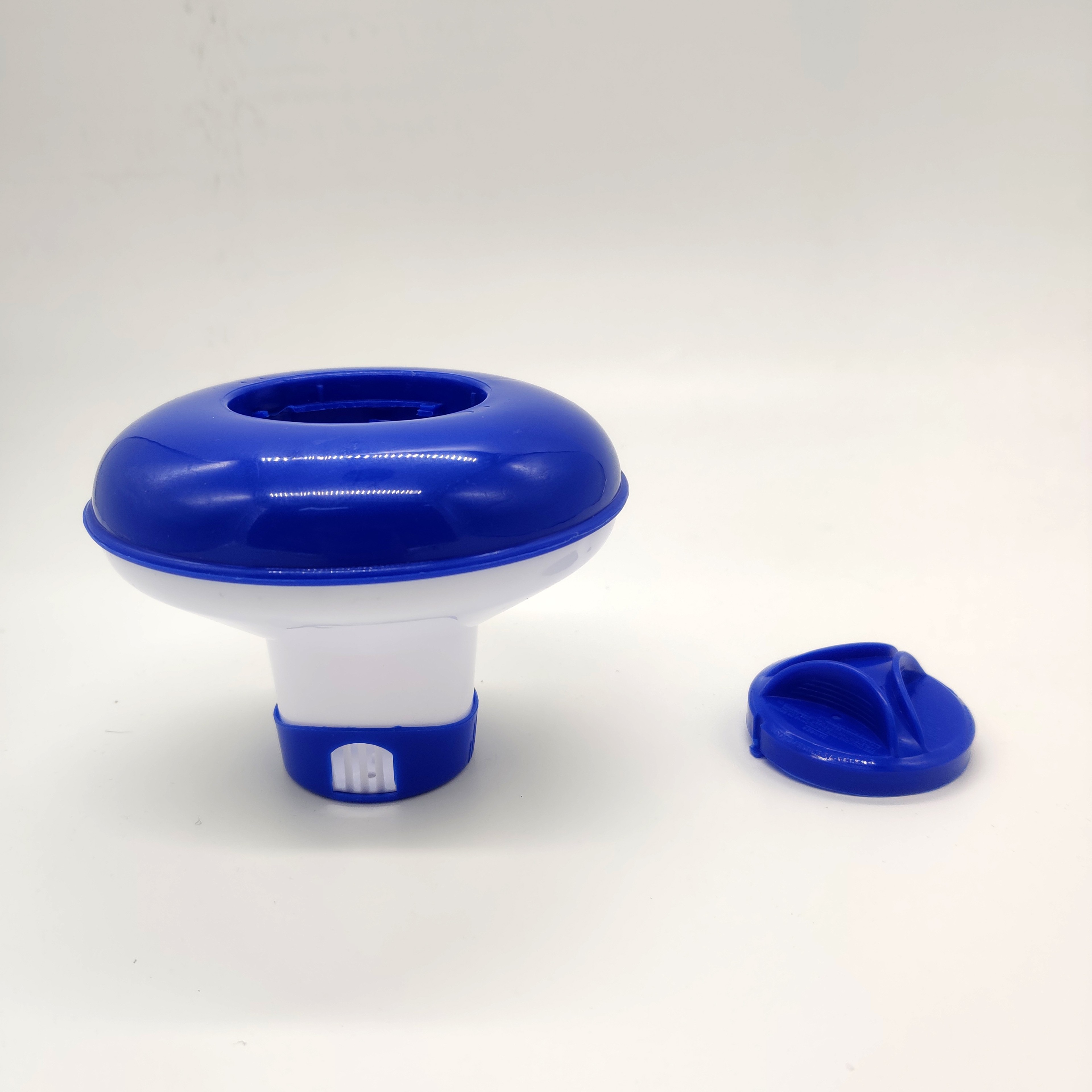 Adjustable Floating Chlorine Dispenser for Pools & Spas Retractable Pool Chemical Dispenser with Telescopic Design – view 3