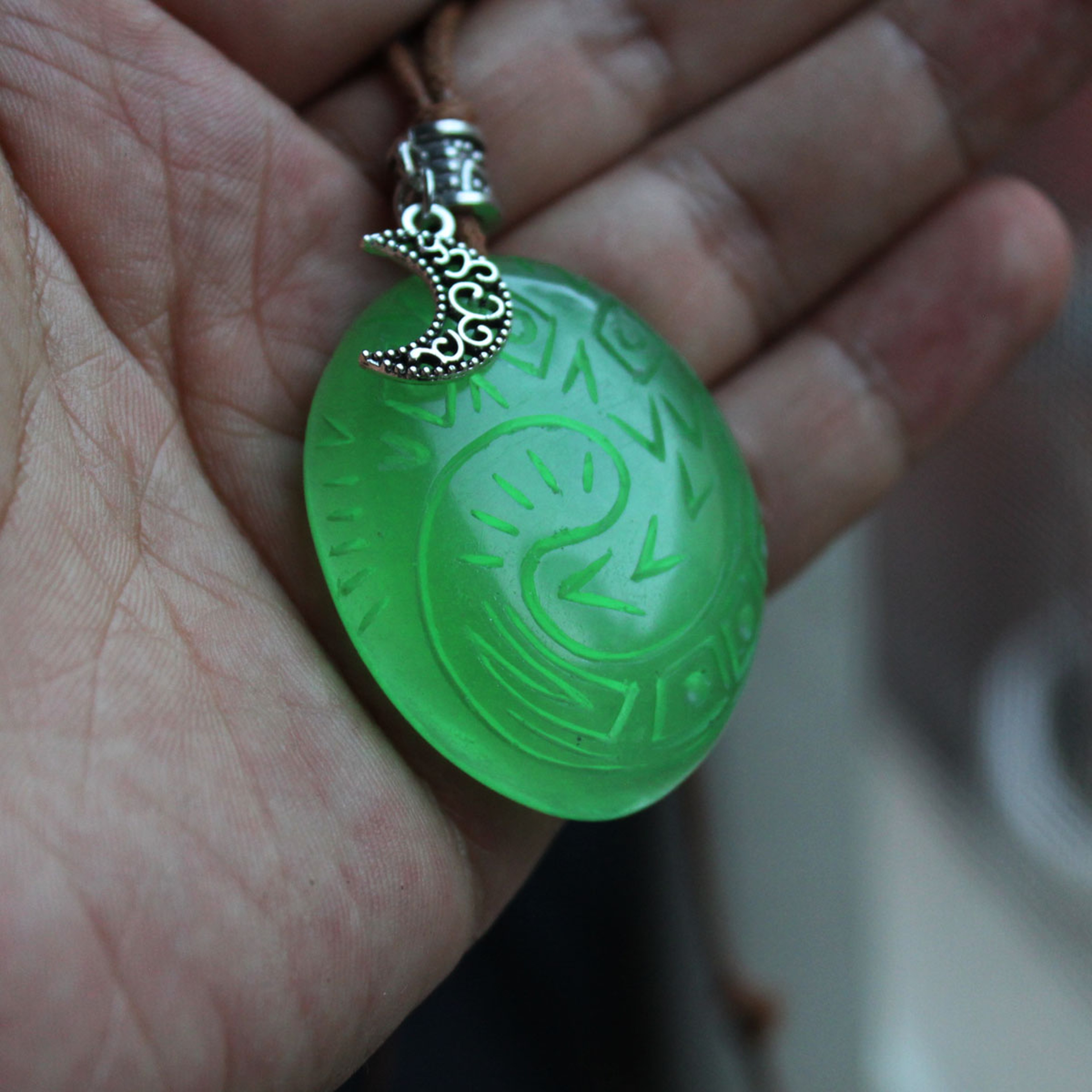 Glow in the Dark Heart of Te Fiti Necklace Fantasy Pendant Necklace for Cosplay & Everyday Wear – view 3