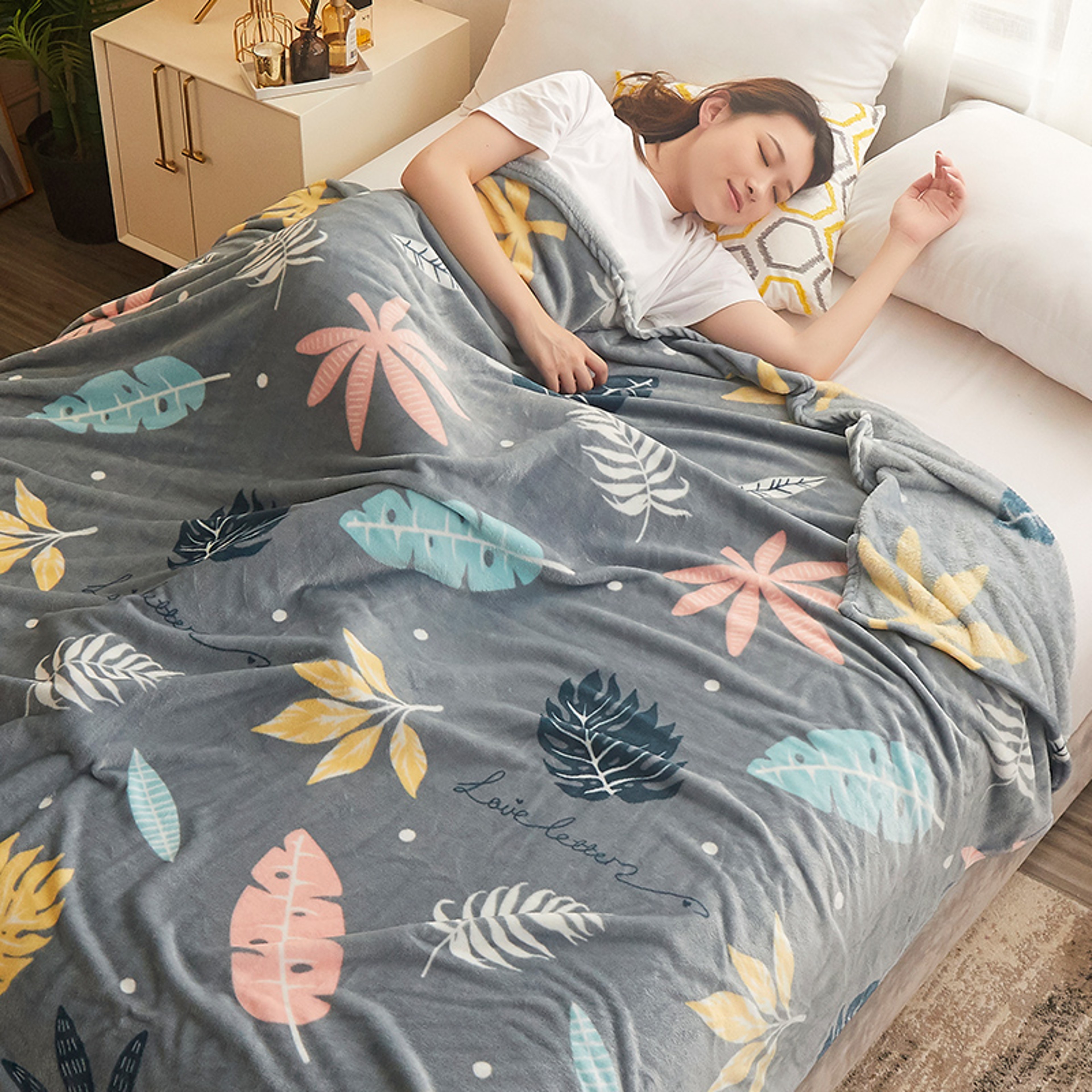 Soft Summer Blanket Floral Coral Fleece Blanket Lightweight Flannel Bed Throw For All Bed Sizes 3