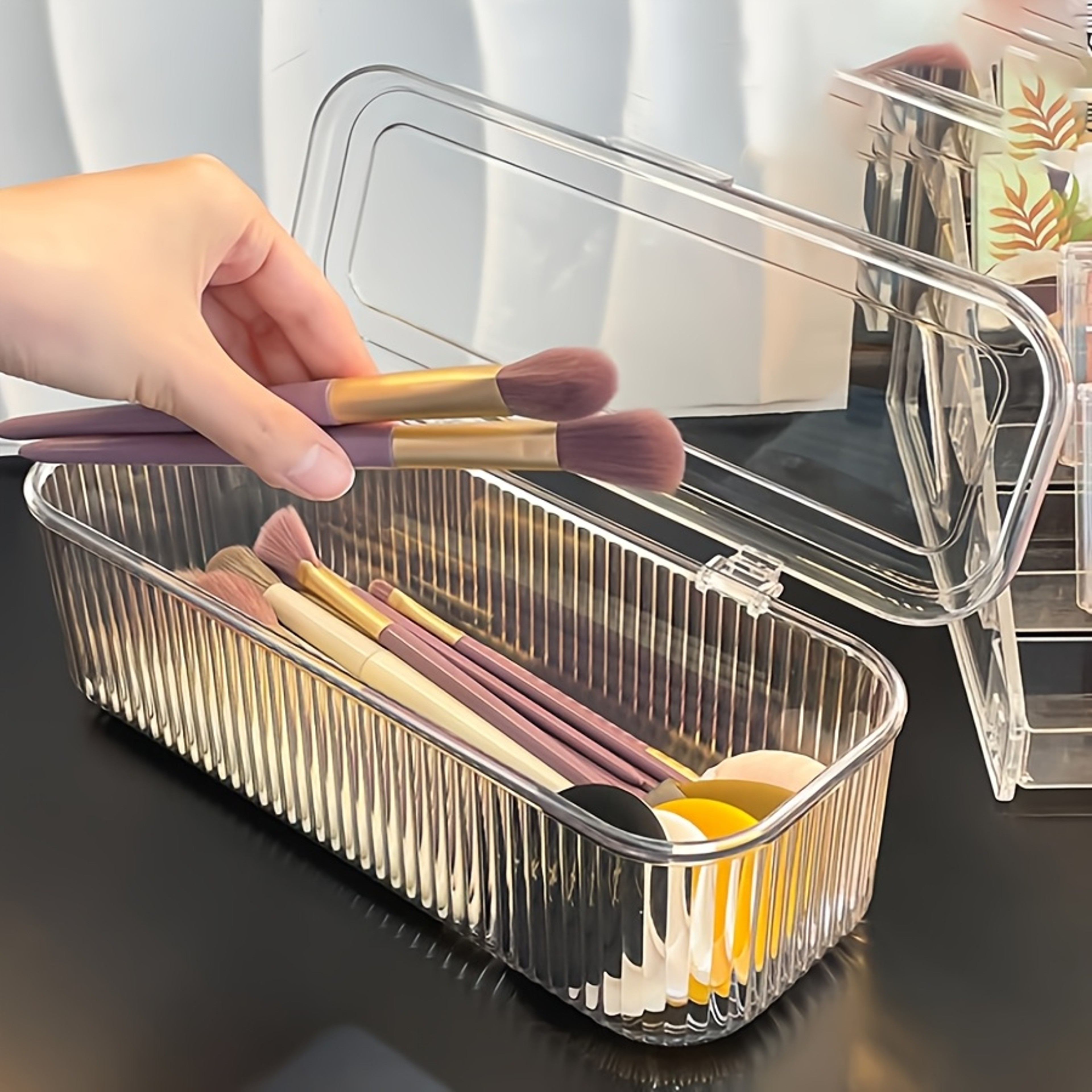 Dustproof Acrylic Makeup Organizer With Lid For Brushes Beauty Sponges And Puffs 0
