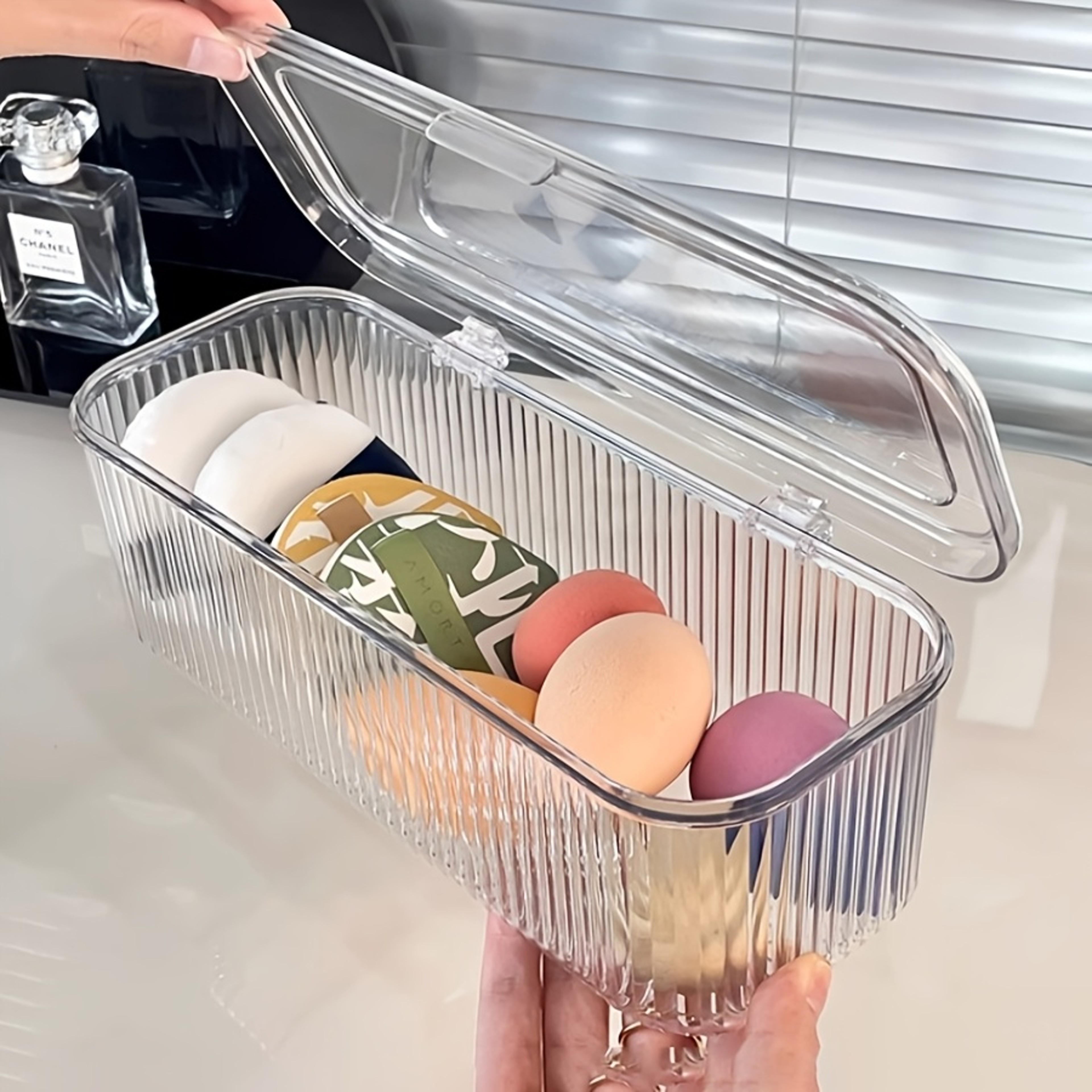Dustproof Acrylic Makeup Organizer With Lid For Brushes Beauty Sponges And Puffs 3