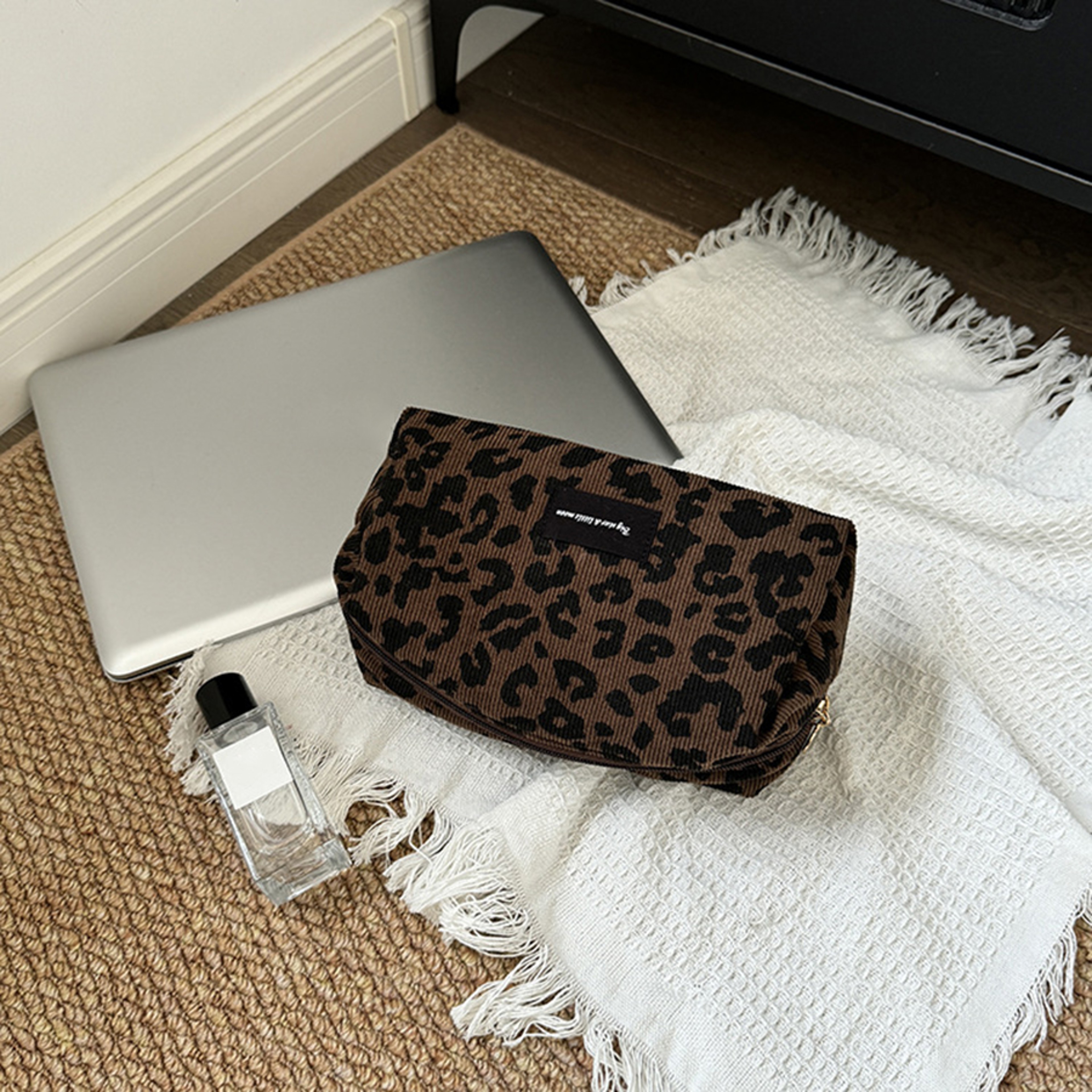 Leopard Print Makeup Bag Large Capacity Cosmetic Organizer for Travel and Everyday Beauty – view 4