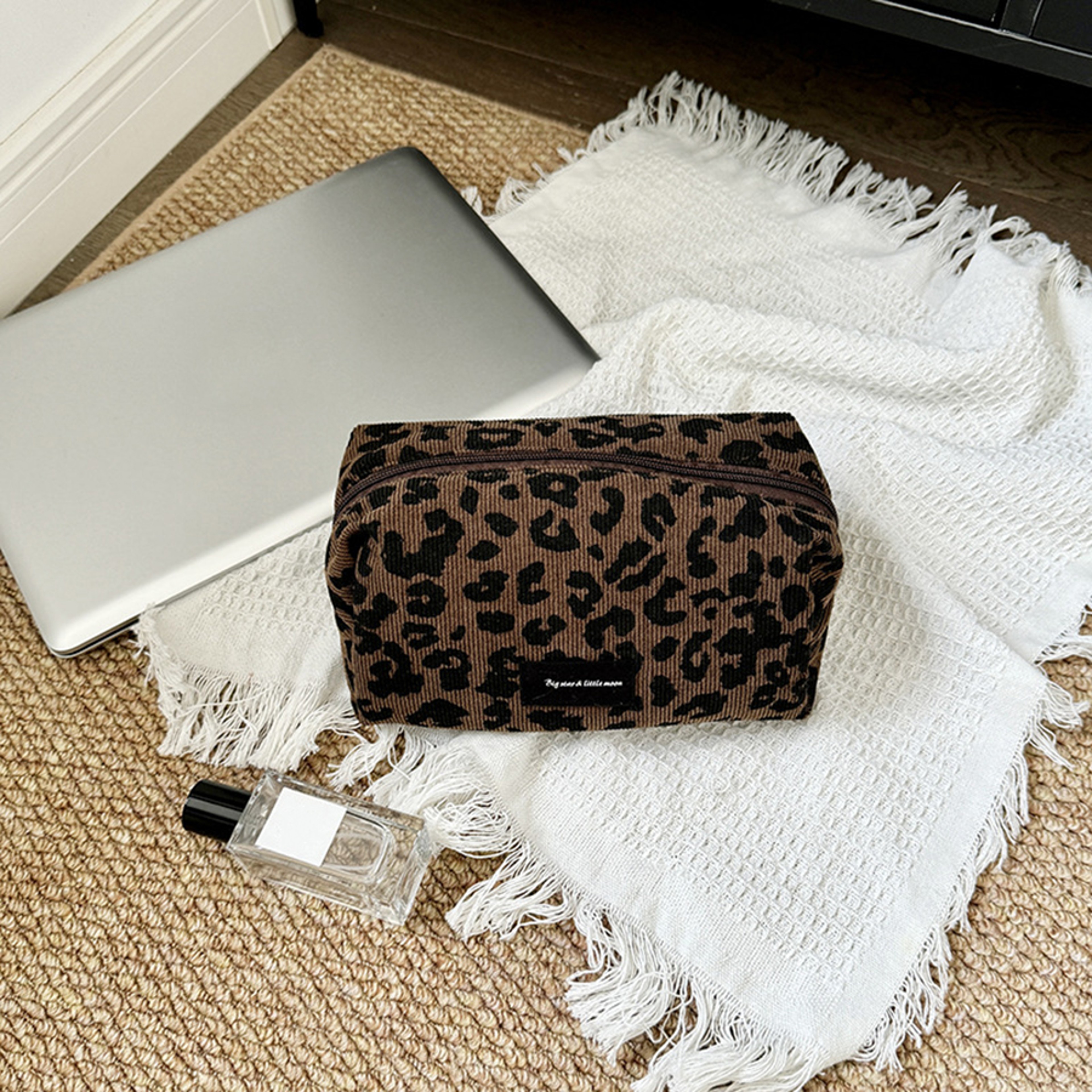 Leopard Print Makeup Bag Large Capacity Cosmetic Organizer for Travel and Everyday Beauty – view 5