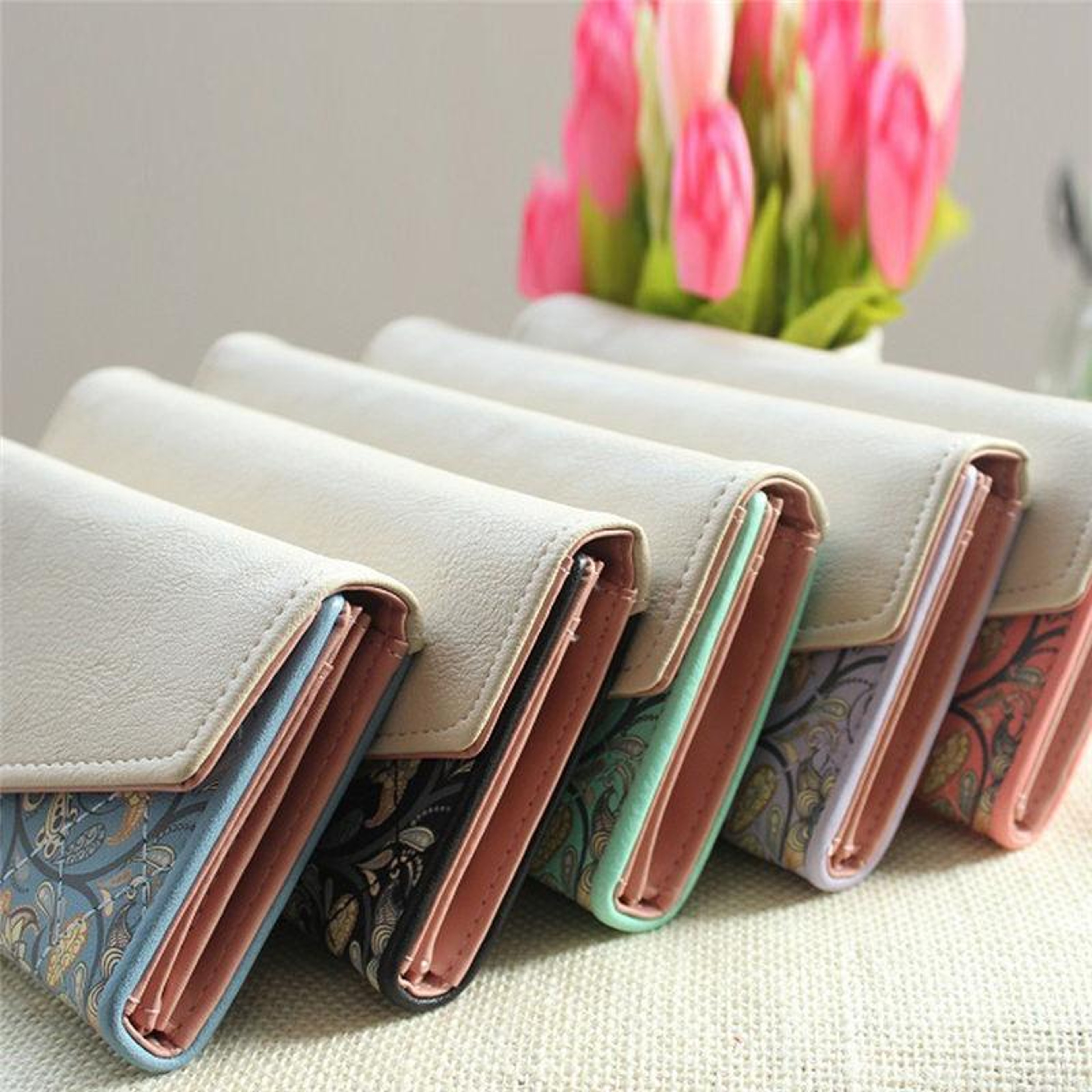 Women's Long PU Leather Wallet with Floral Pattern and Zipper Pocket – view 9