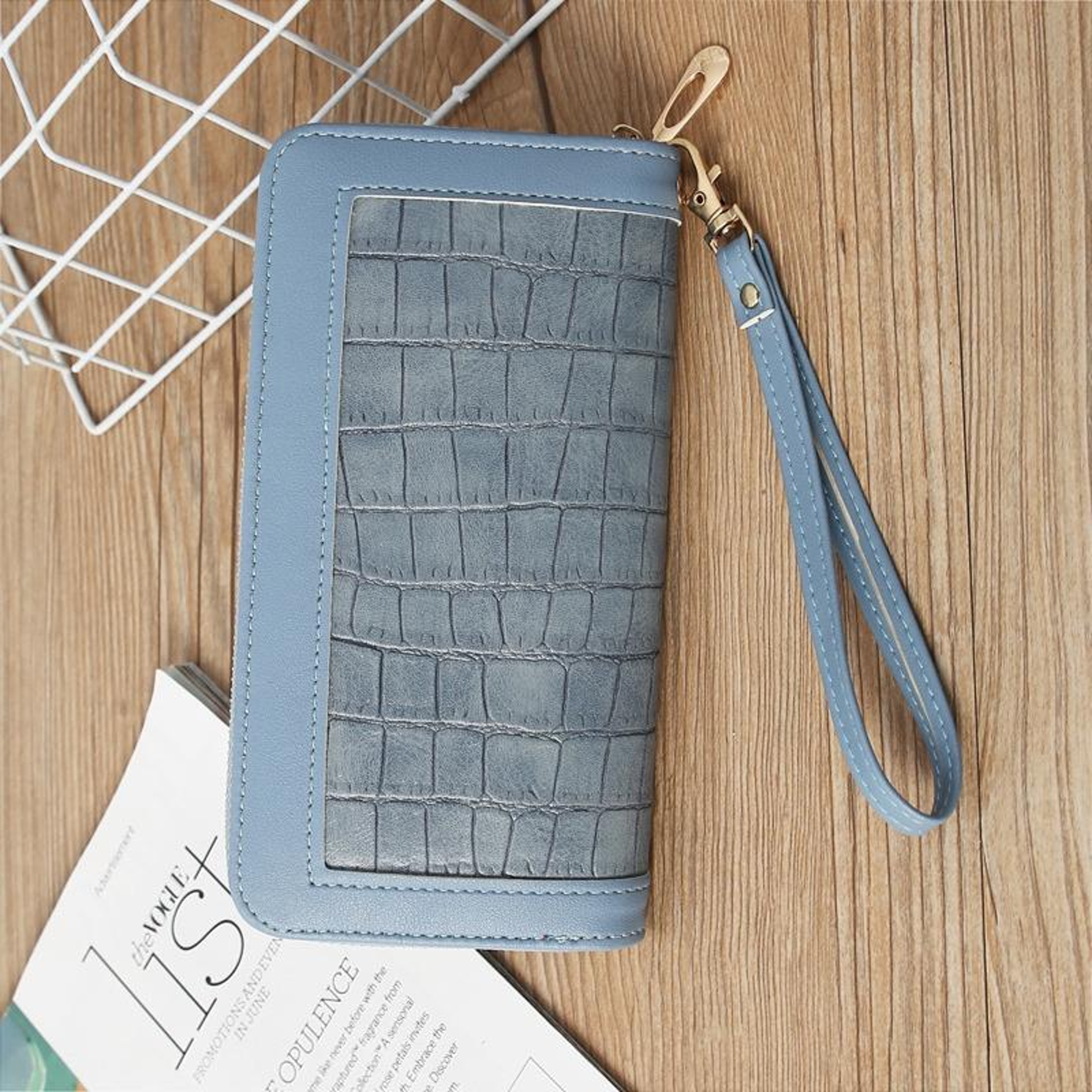 Women's Crocodile Pattern Long Wallet with Zipper Closure in Red – view 3