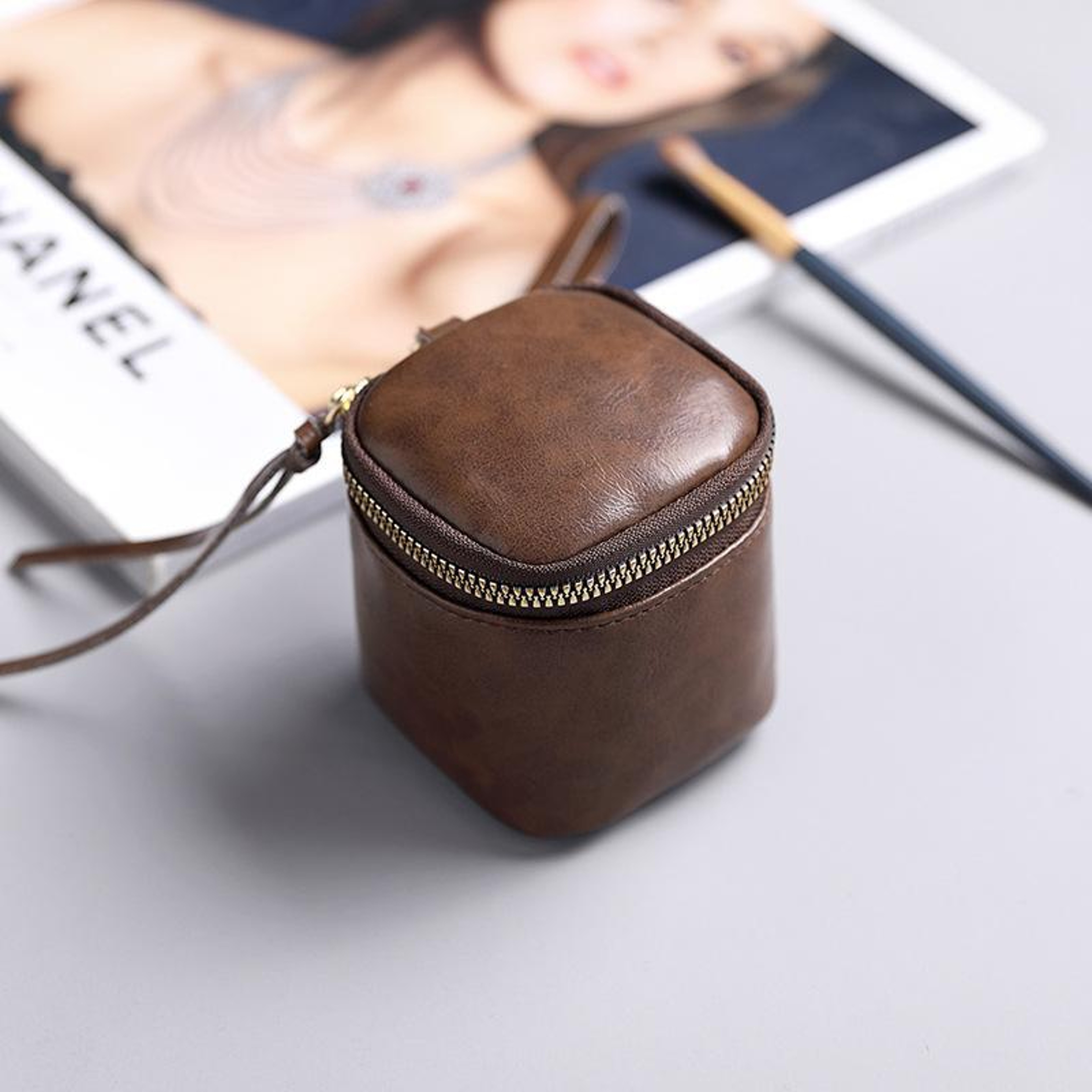 Mini PU Leather Bucket Bag with Zipper for Coins Lipstick and Small Essentials – view 1