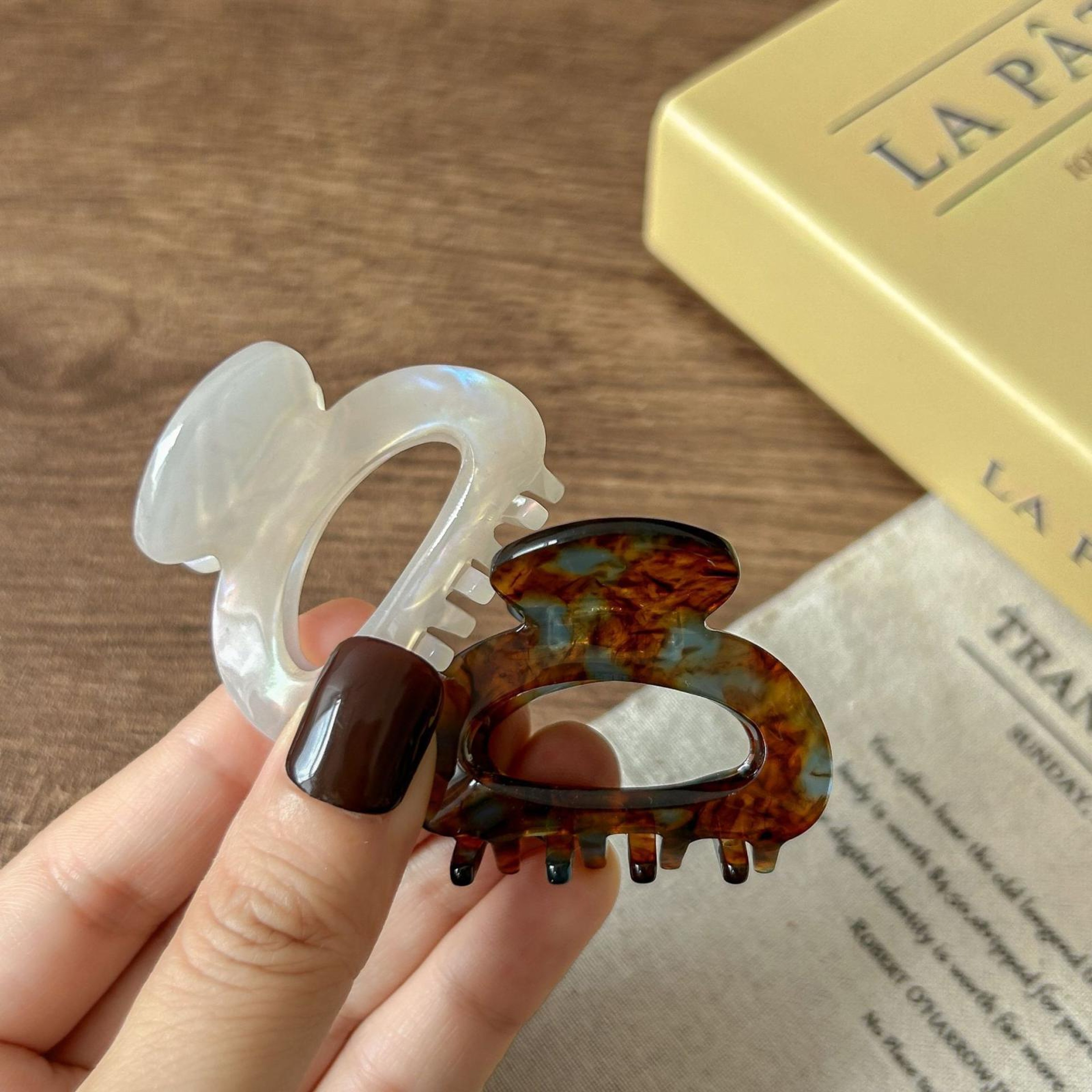 Small Tortoise Shell Acetate Hair Claw Clip with Non Slip Grip Light Leopard Print – view 3