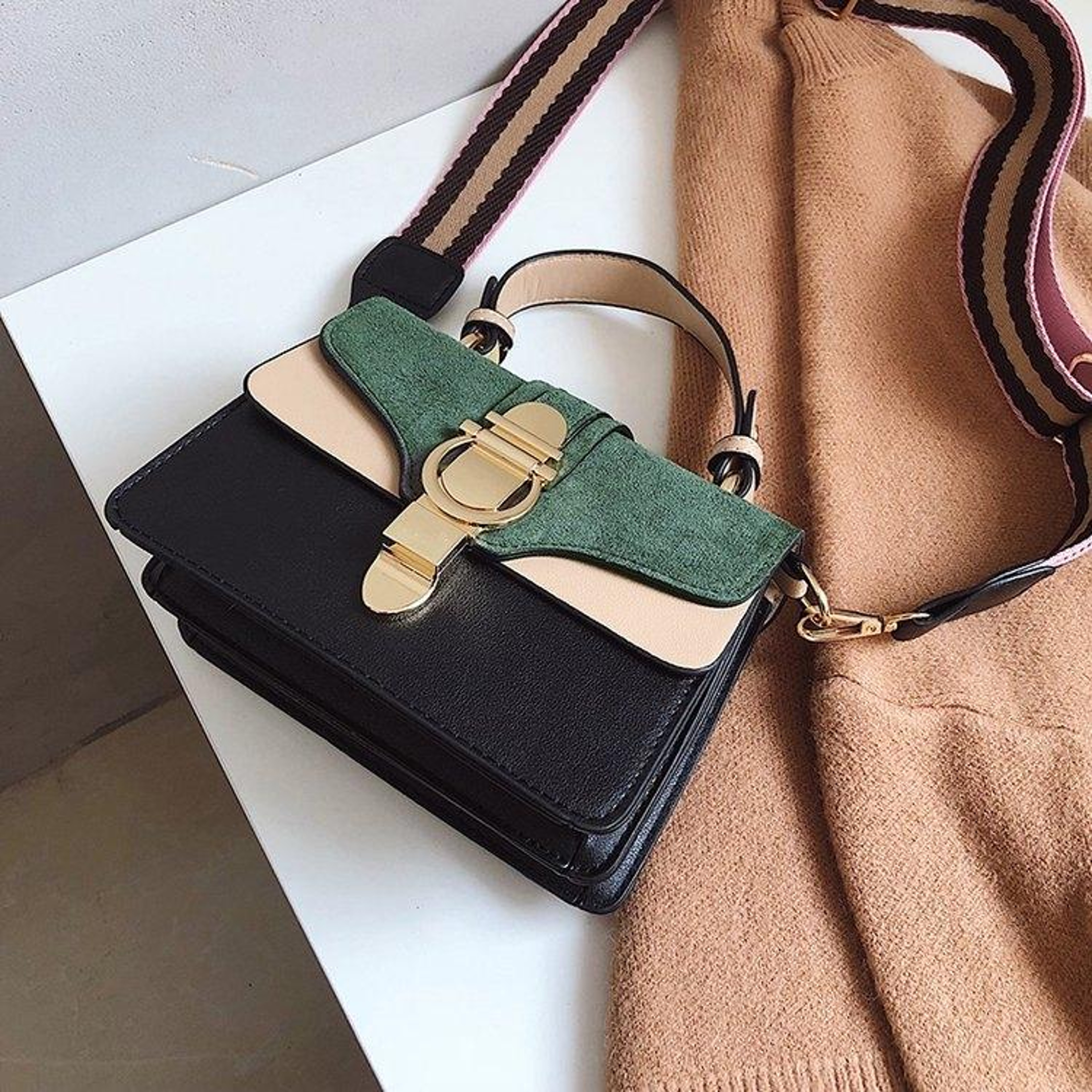 Womens PU Leather Shoulder Bag and Crossbody Purse with Zipper Closure – view 19