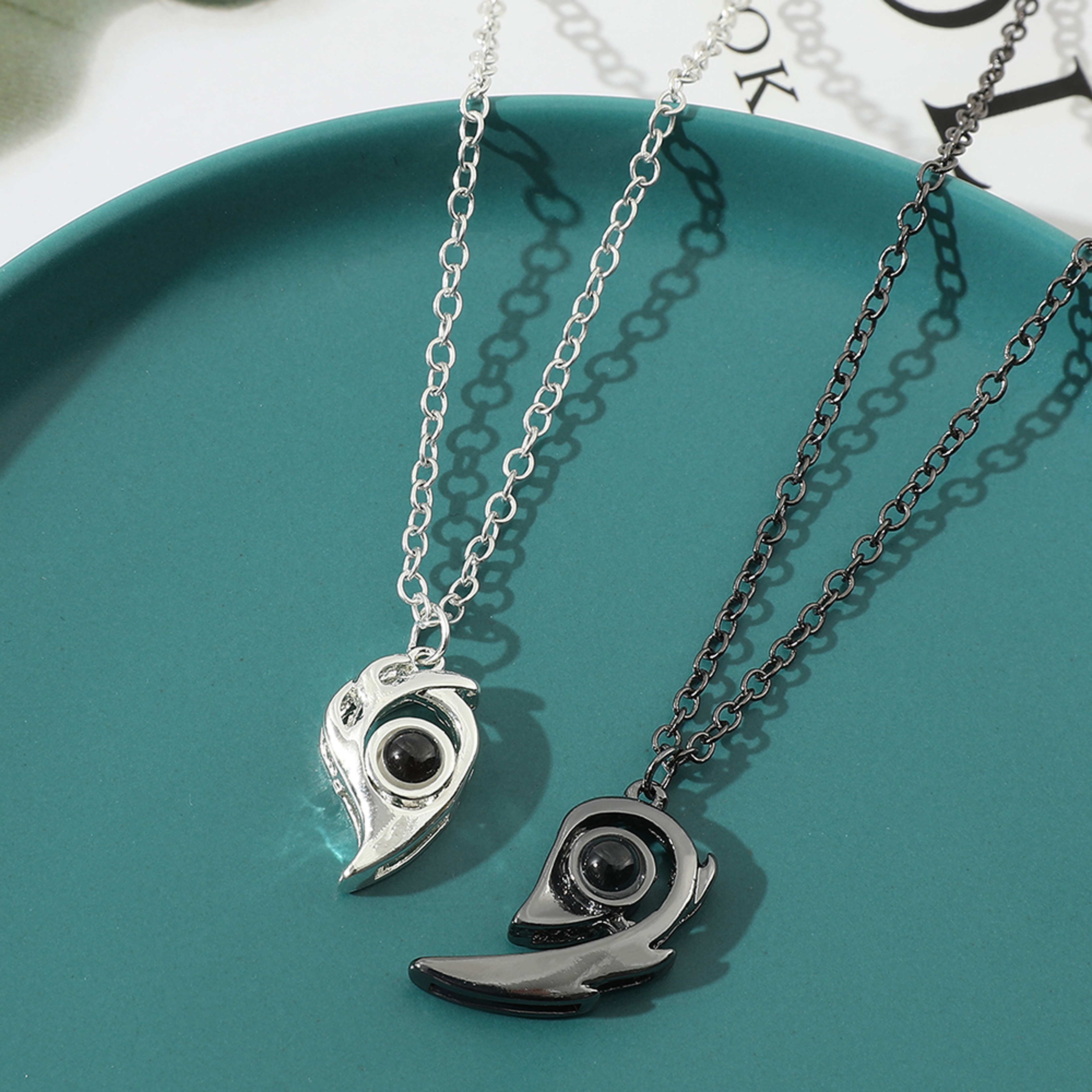 Magnetic Couple Heart Necklace Set – view 3