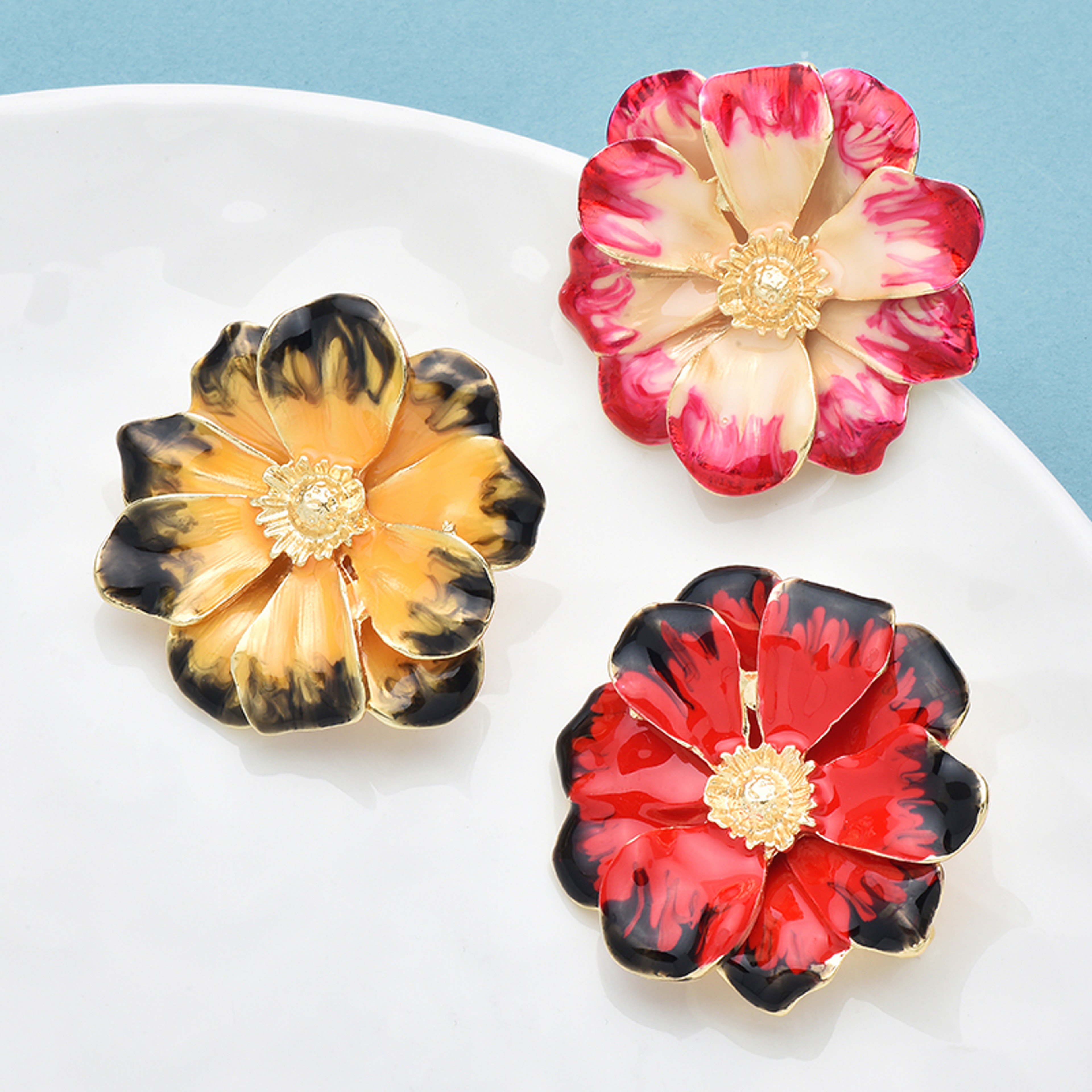 Flower Rhinestone Brooch Pin With Zinc Alloy Floral Design 2